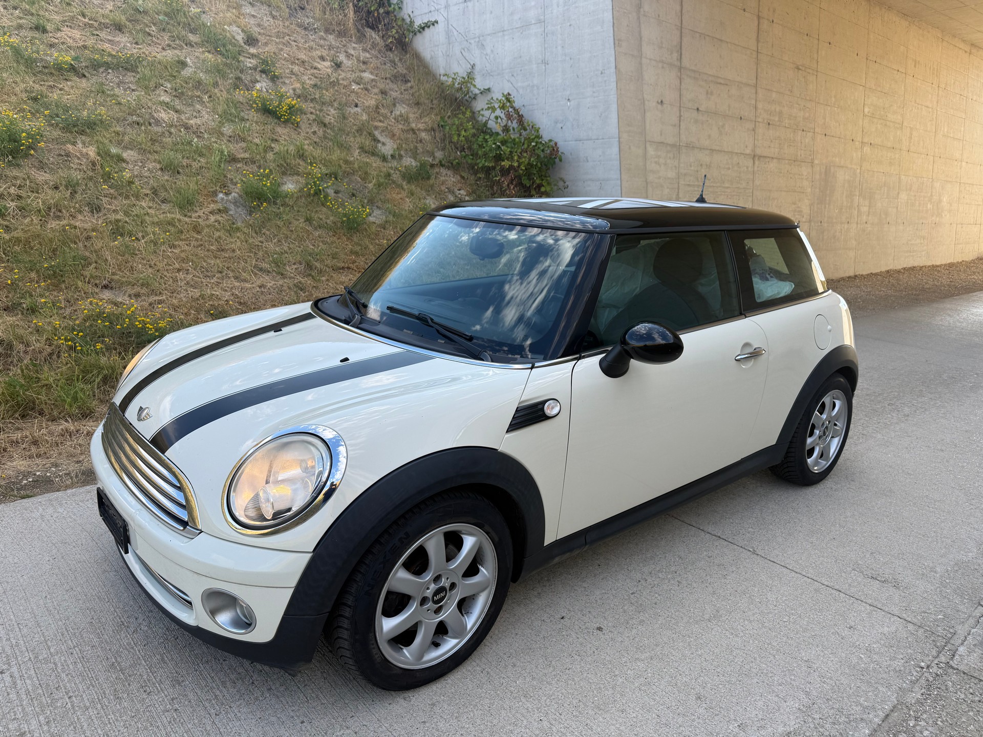MINI Cooper-image-1