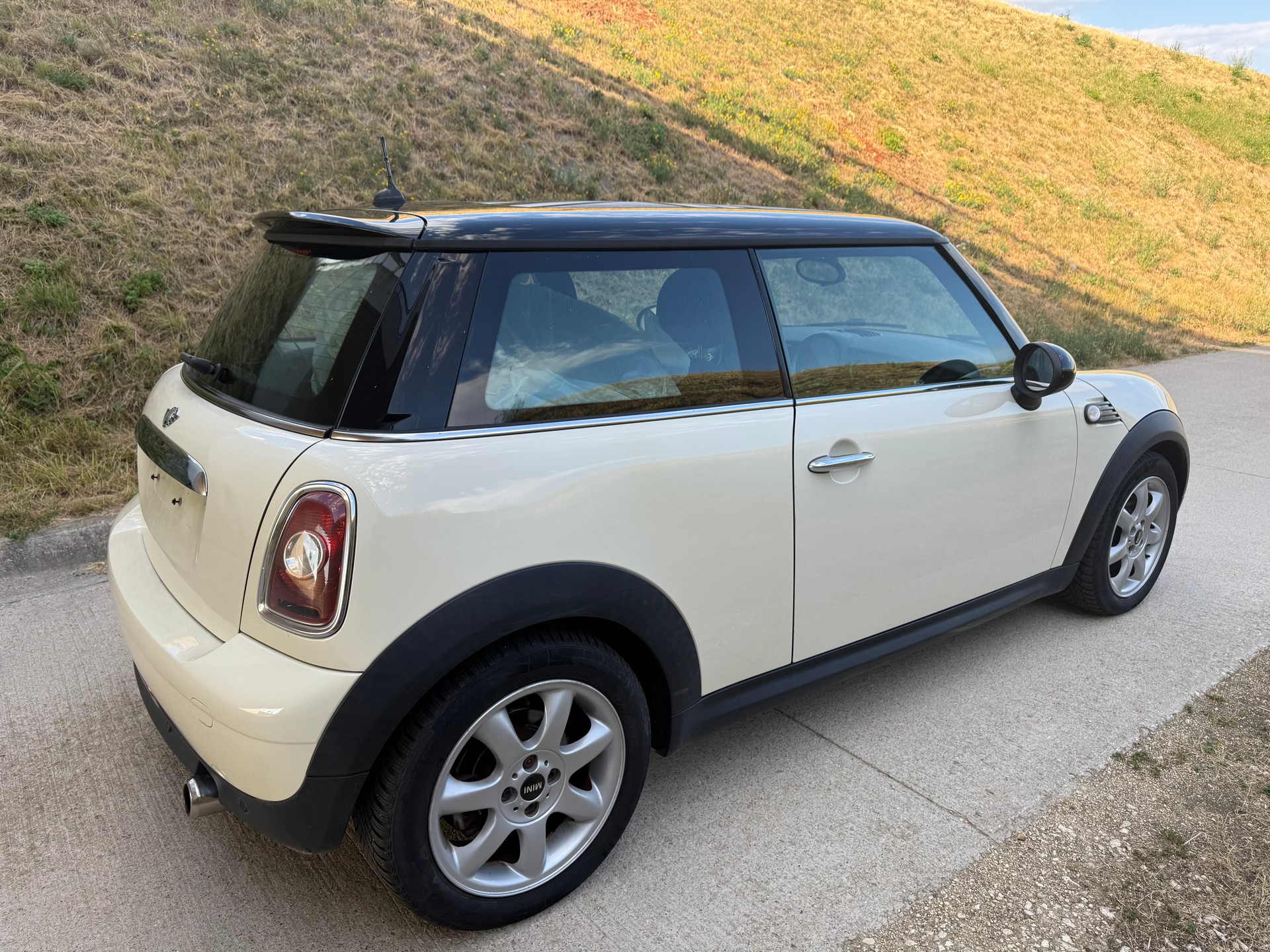 MINI Cooper-image-4