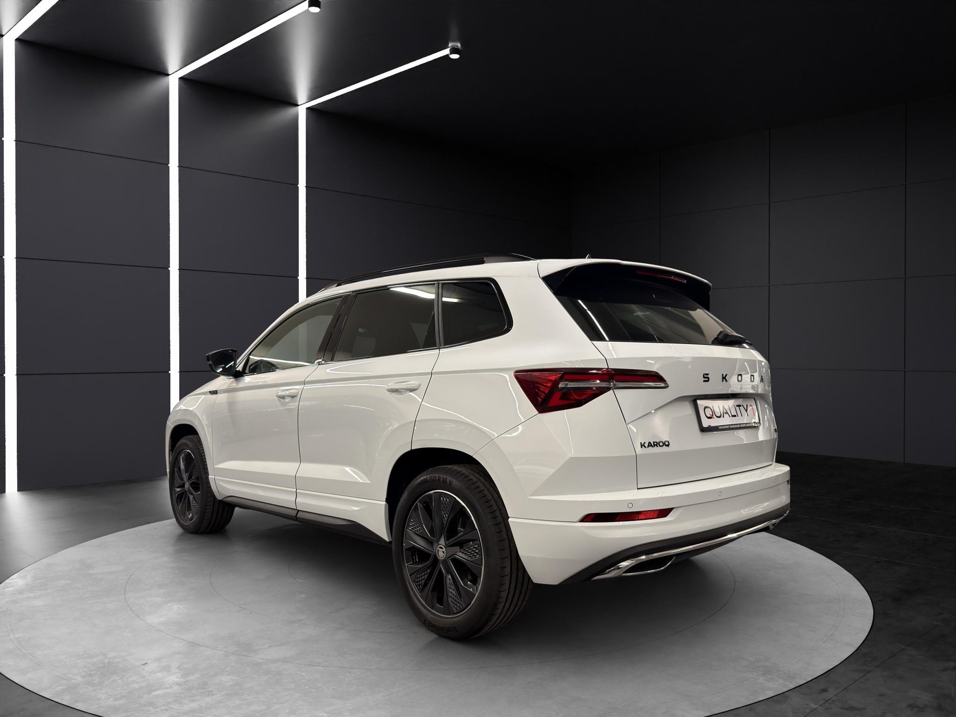 SKODA Karoq 2.0 TSI SportLine 4x4 DSG-image-2