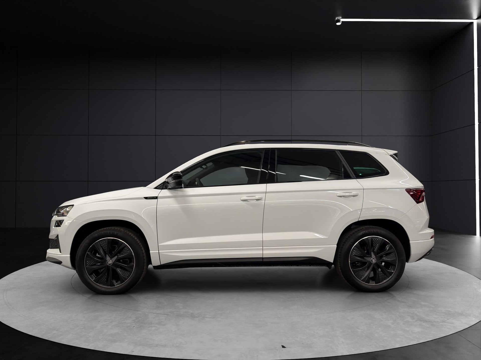 SKODA Karoq 2.0 TSI SportLine 4x4 DSG-image-1