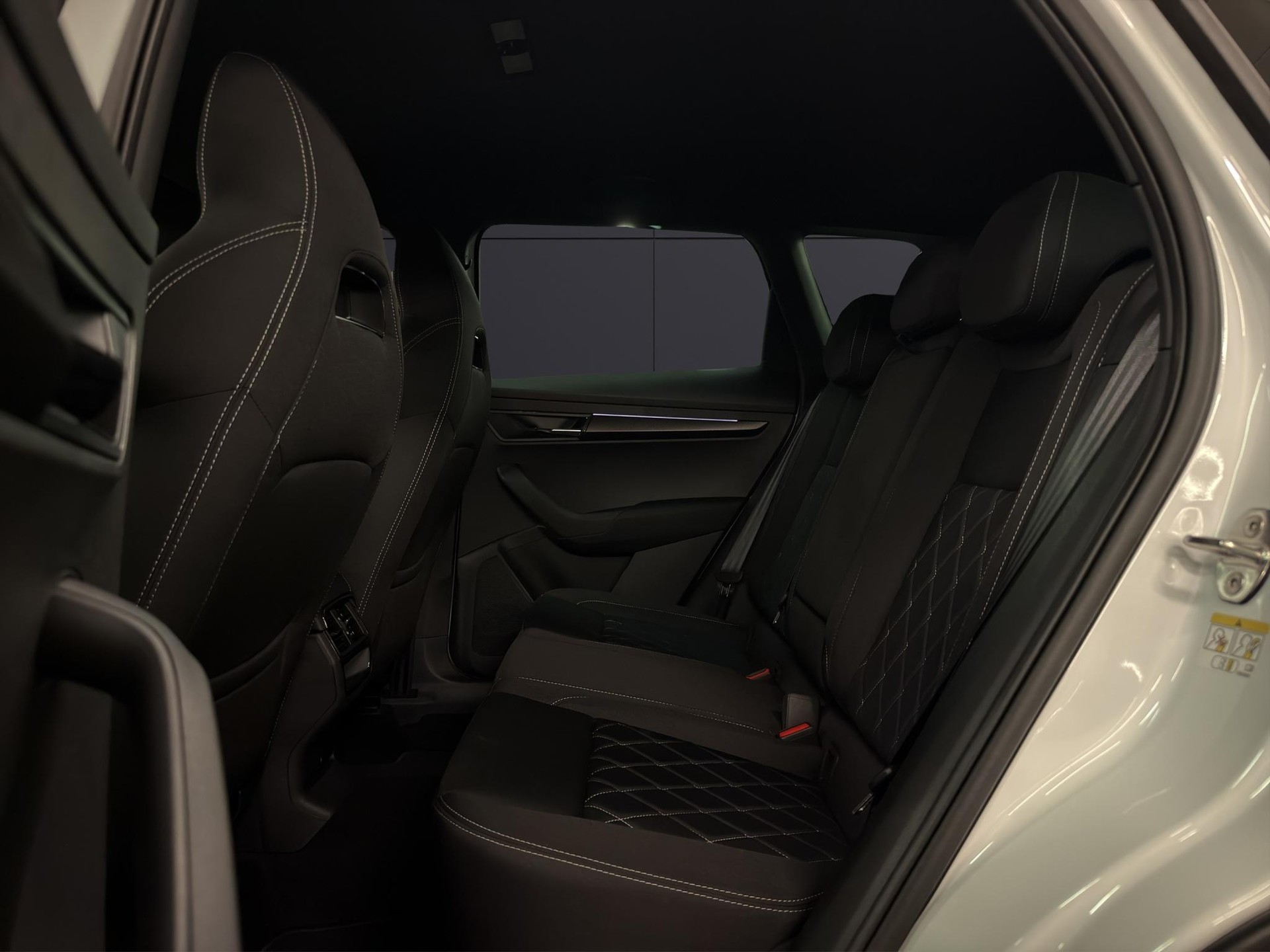 SKODA Karoq 2.0 TSI SportLine 4x4 DSG-image-10