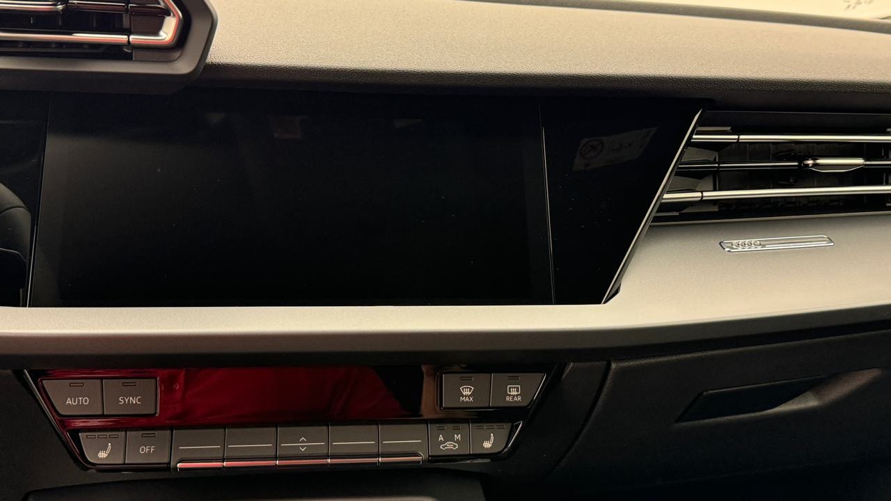 AUDI A3 Sportback TFSI 110 KW S Line-image-7