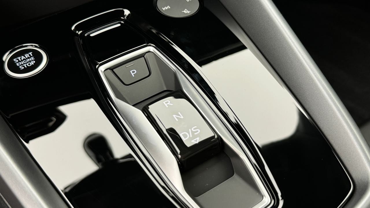 AUDI A3 Sportback TFSI 110 KW S Line-image-10