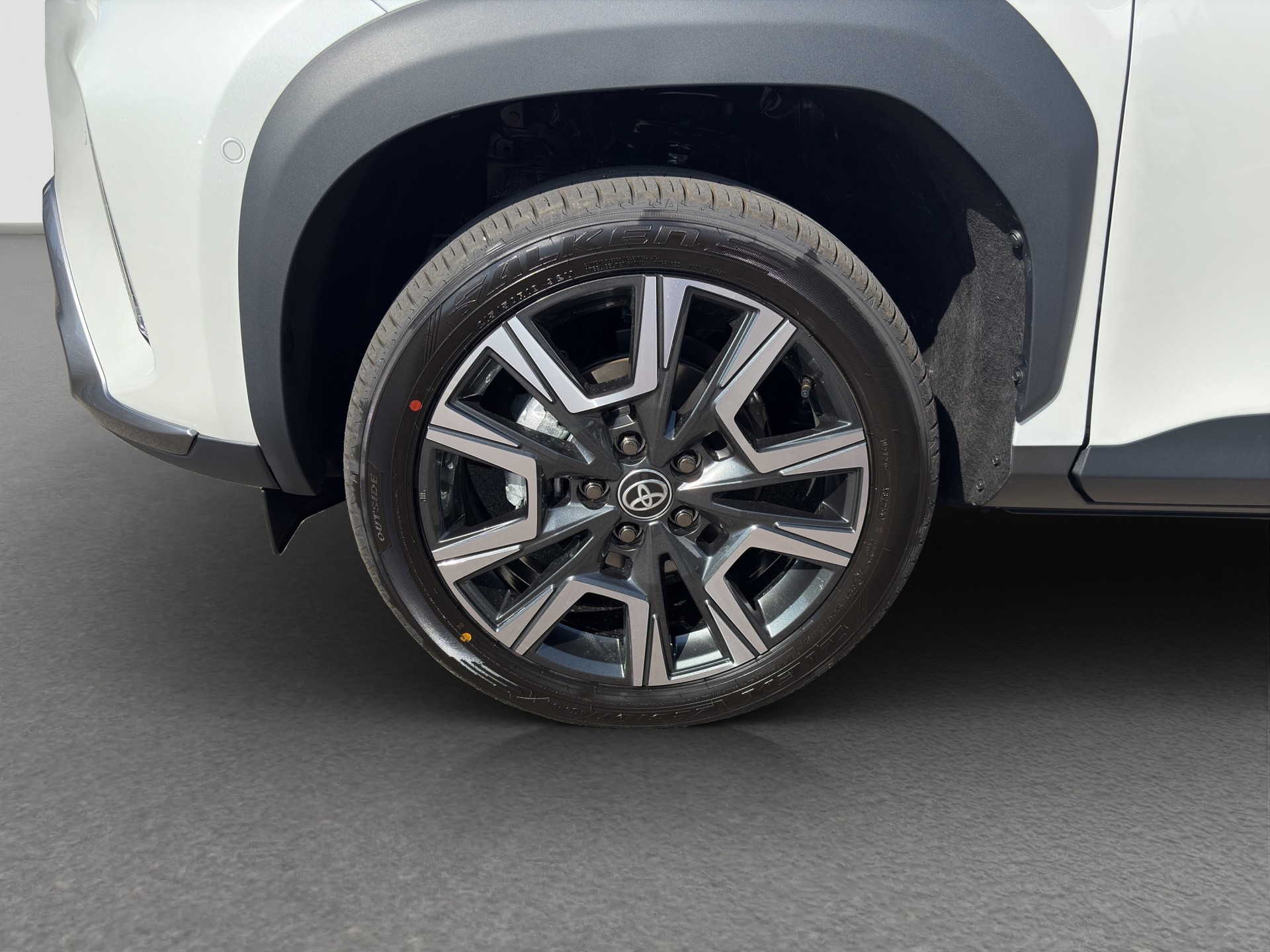 TOYOTA Yaris Cross 1.5 Exective AWDi e-CVT-image-2