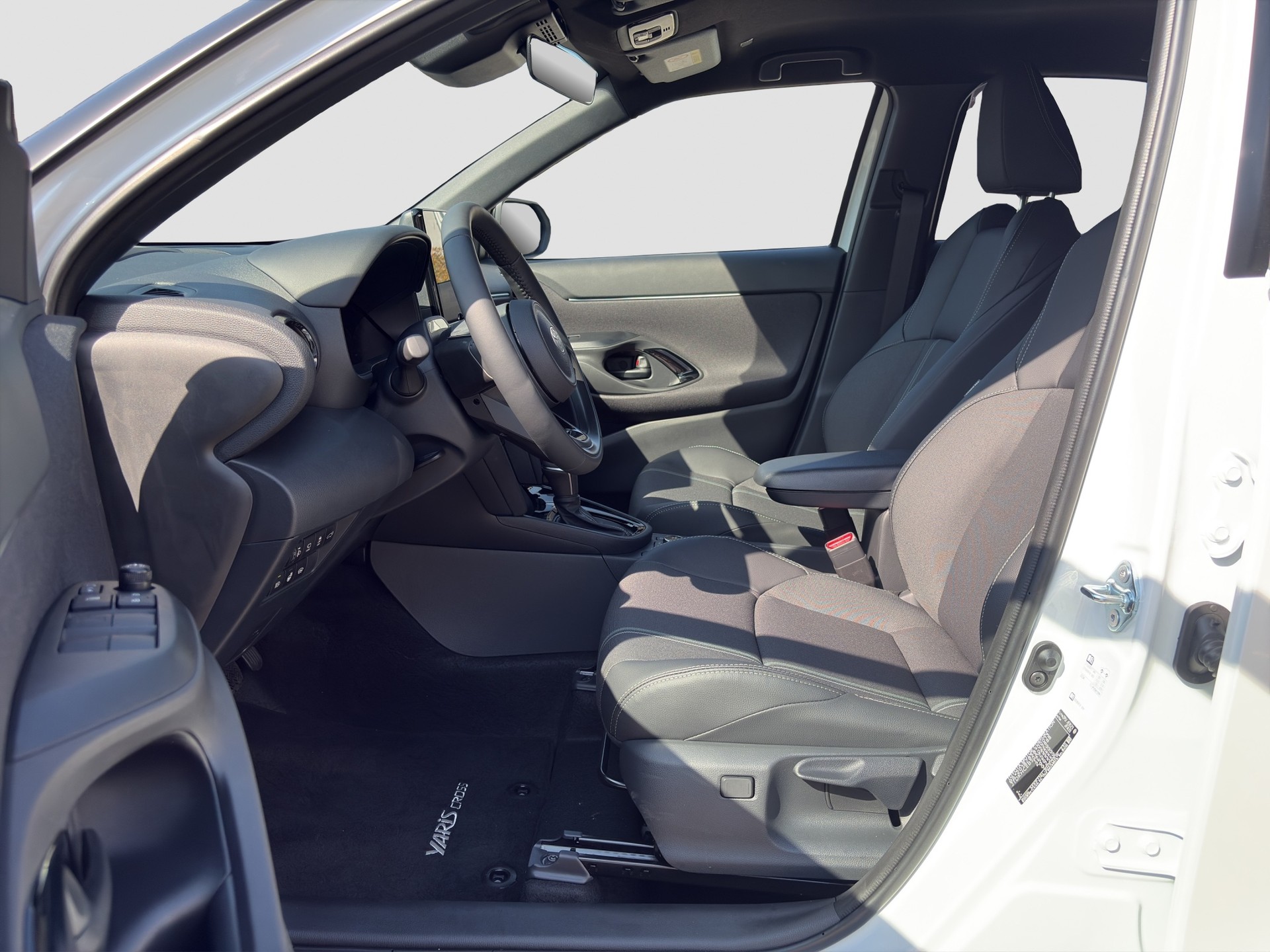 TOYOTA Yaris Cross 1.5 Exective AWDi e-CVT-image-7