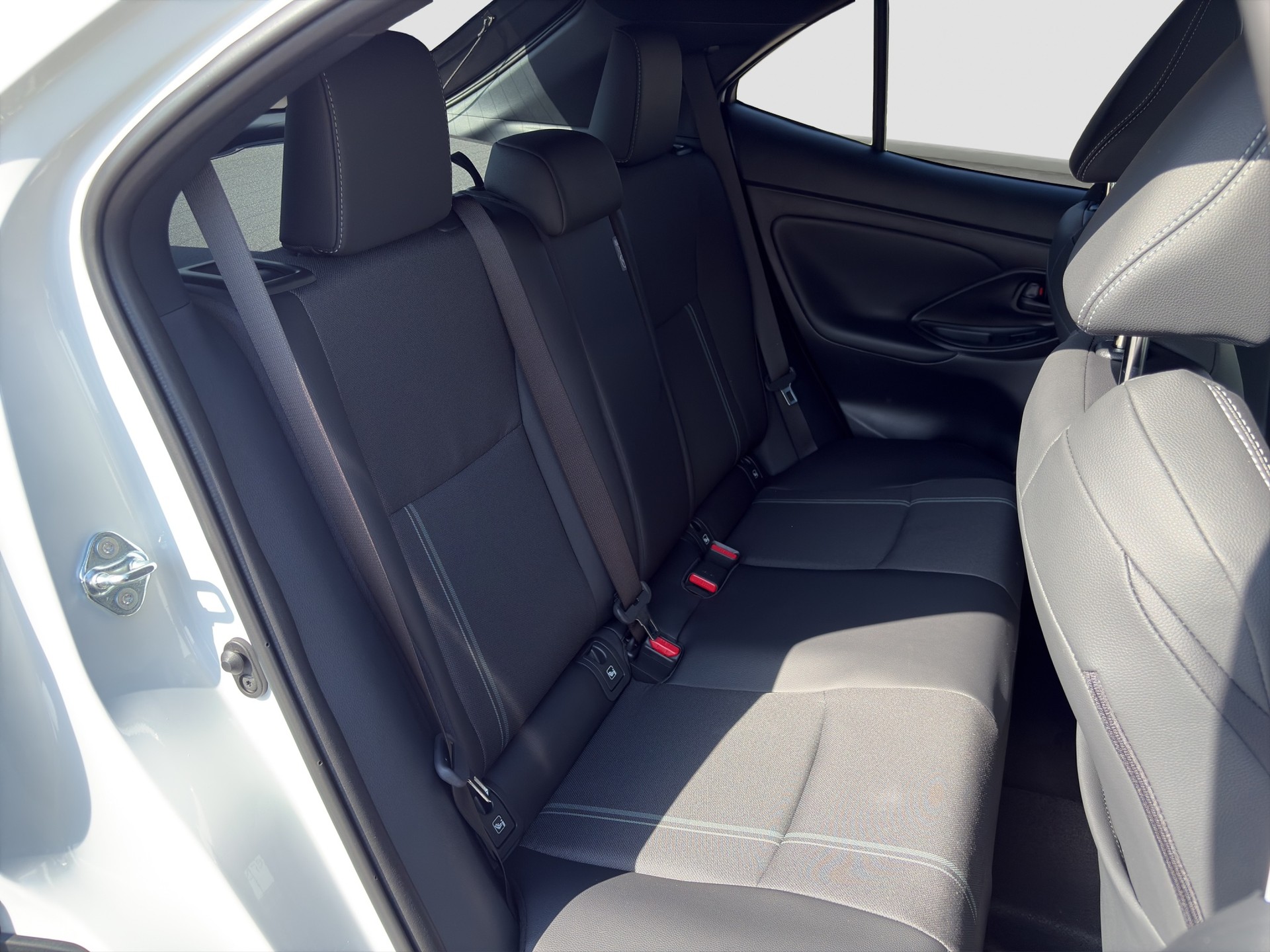 TOYOTA Yaris Cross 1.5 Exective AWDi e-CVT-image-18