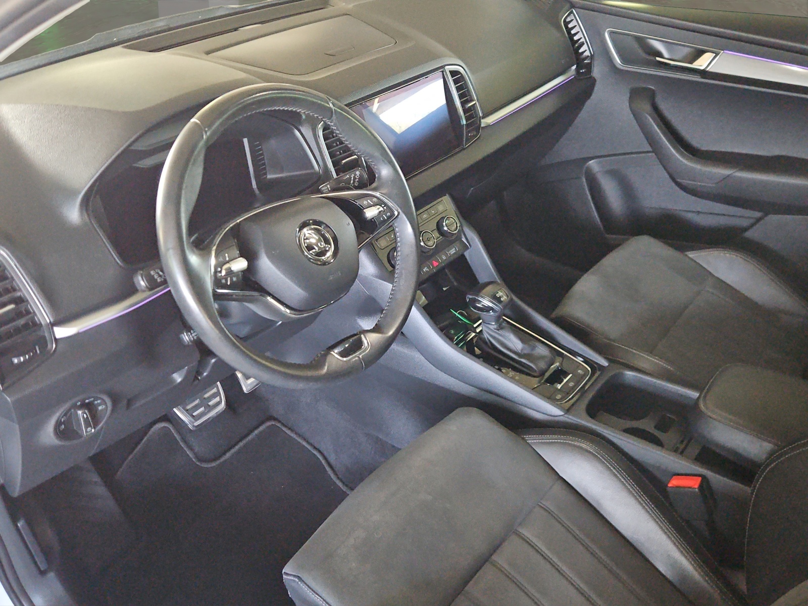 SKODA Karoq 2.0 TDI CR Style 4x4 DSG-image-6