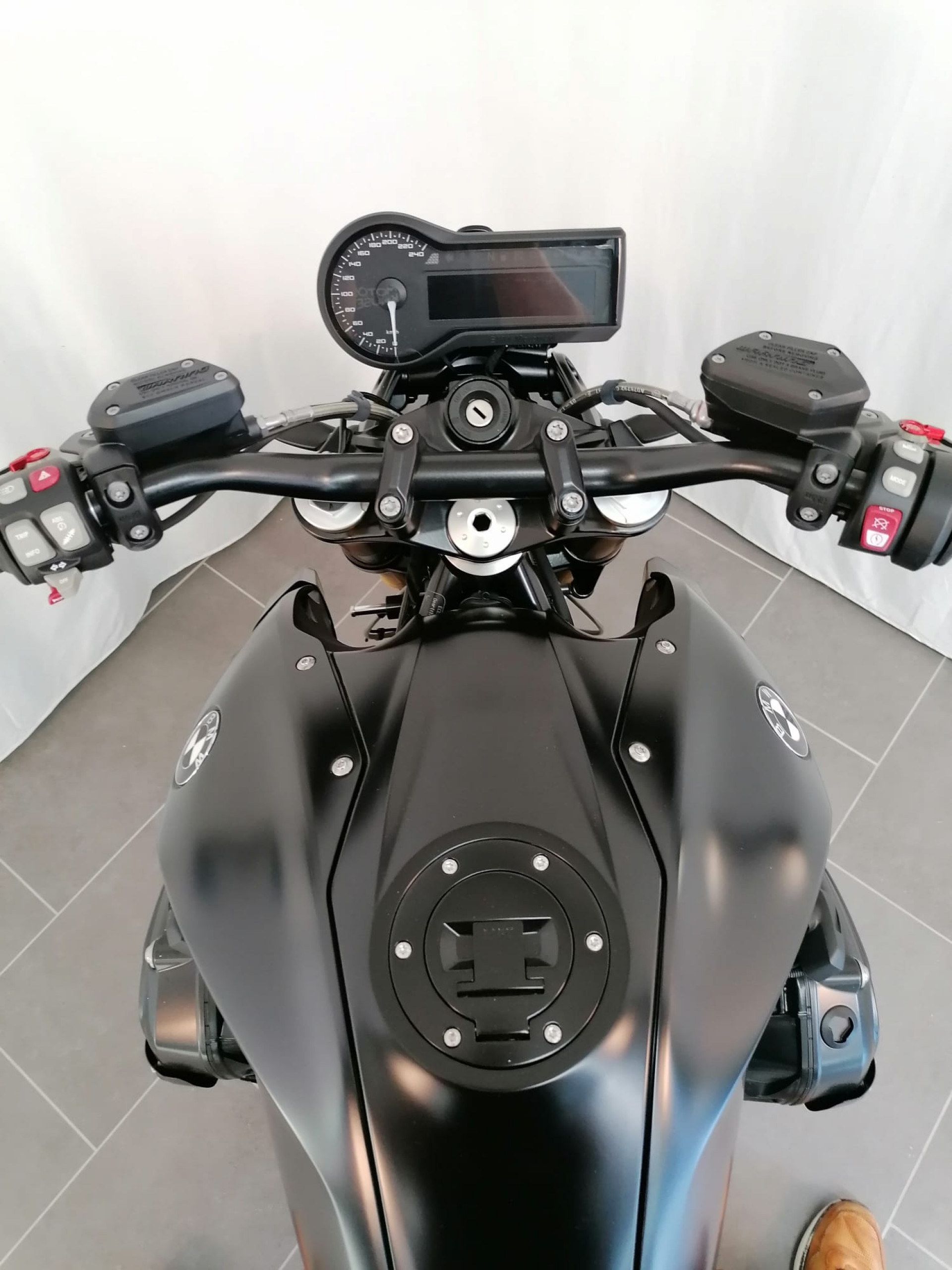 BMW R 1200 R-image-4