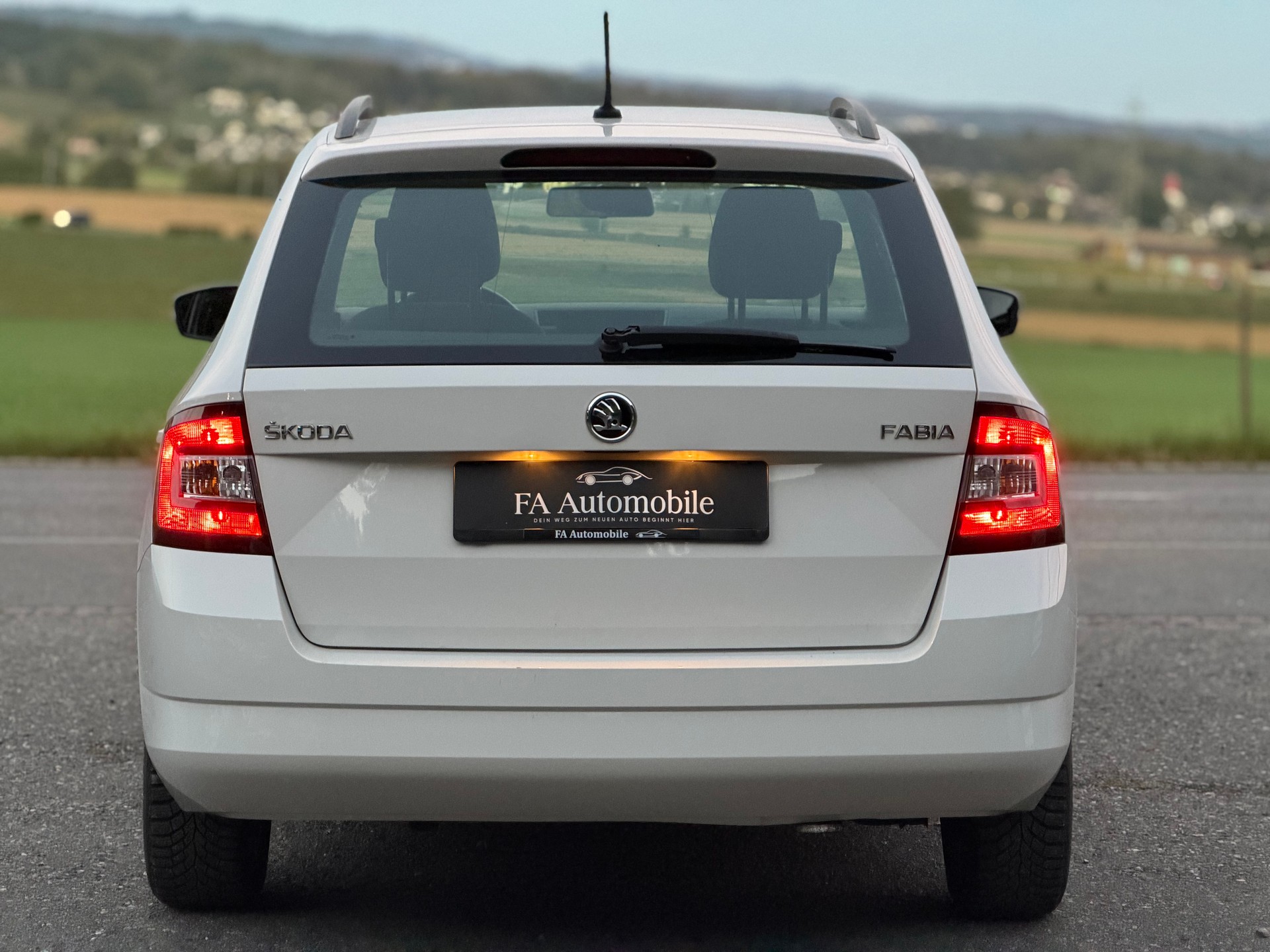 SKODA Fabia 1.4 TDI Ambition-image-3