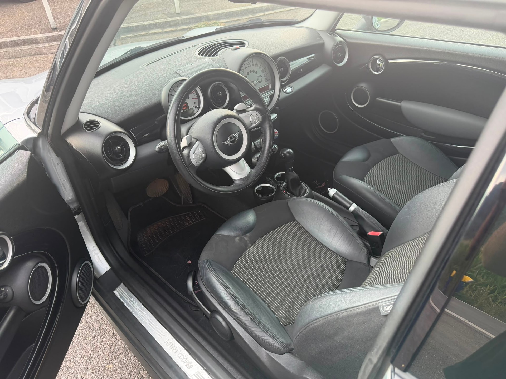 MINI Cooper-image-5