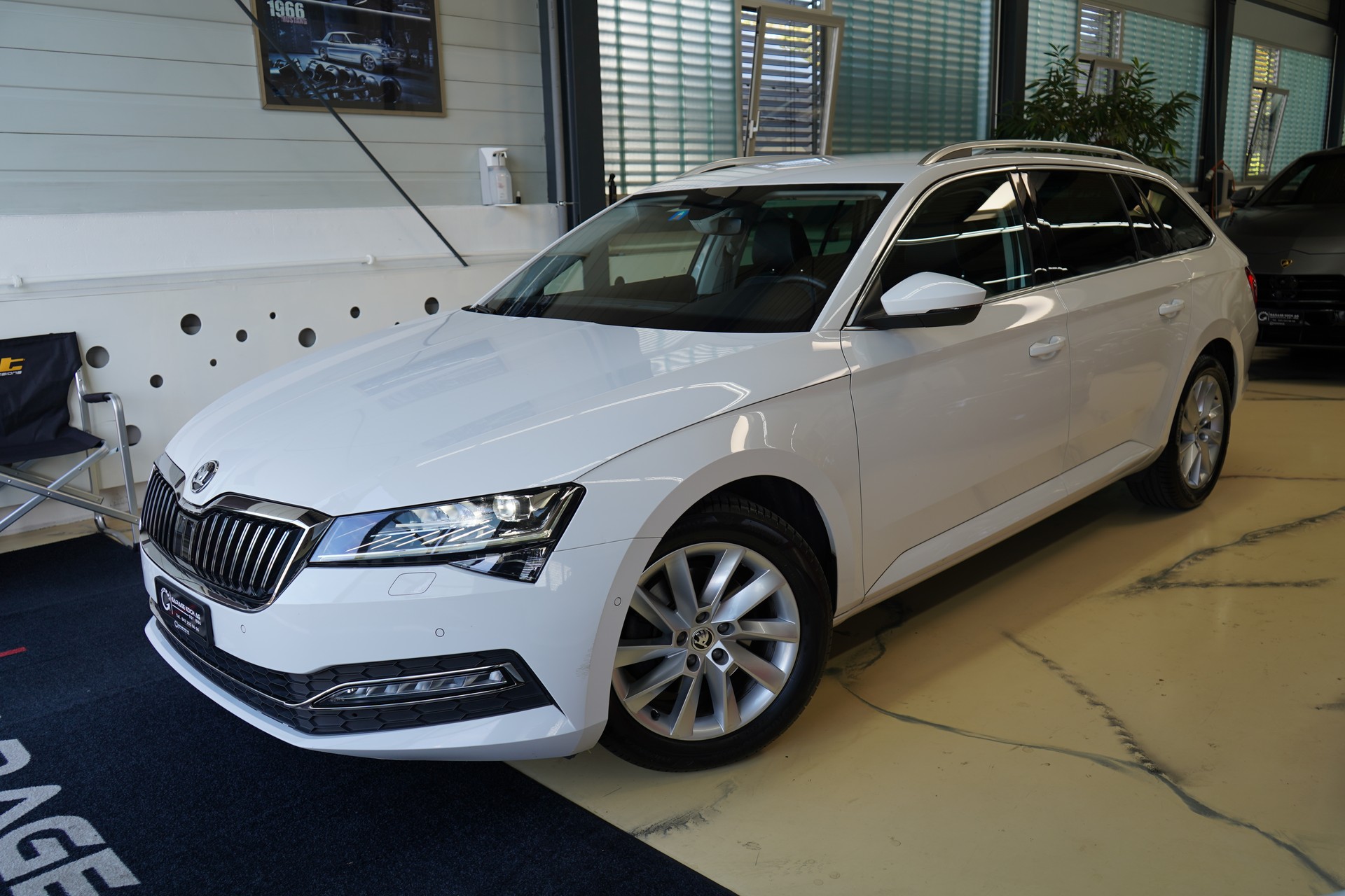 SKODA Superb Combi 2.0 TDi Style DSG-image-1