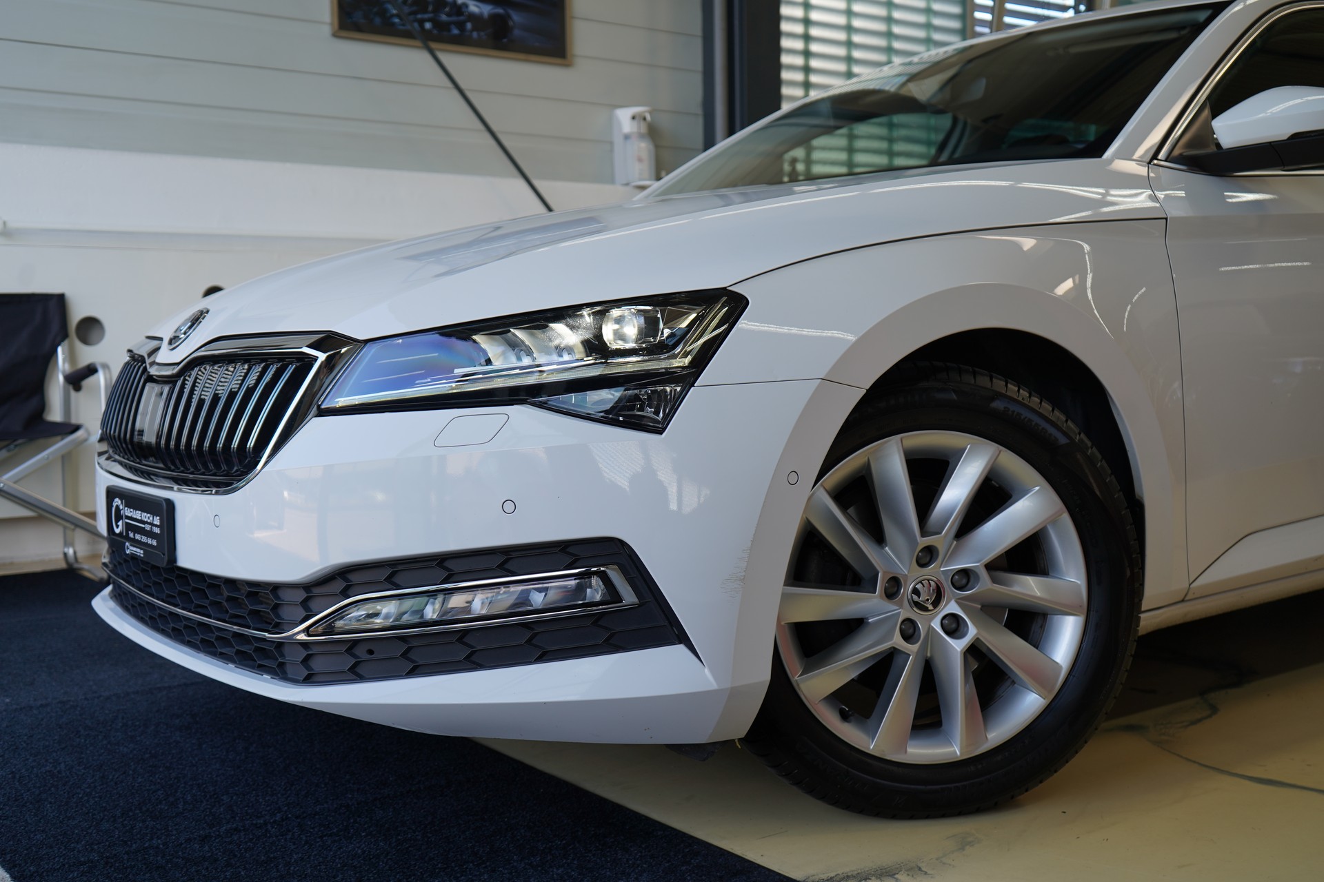 SKODA Superb Combi 2.0 TDi Style DSG-image-2