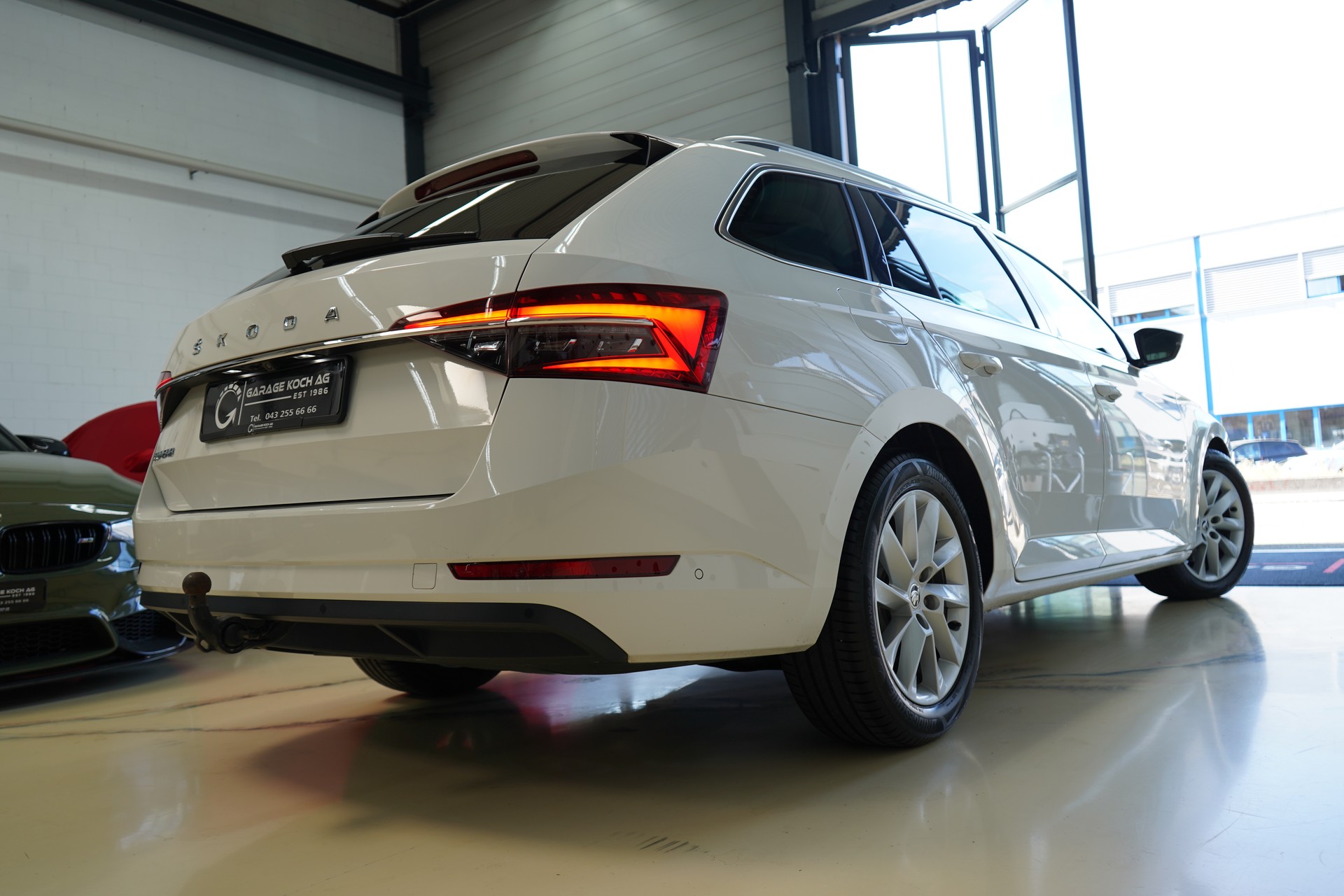 SKODA Superb Combi 2.0 TDi Style DSG-image-7