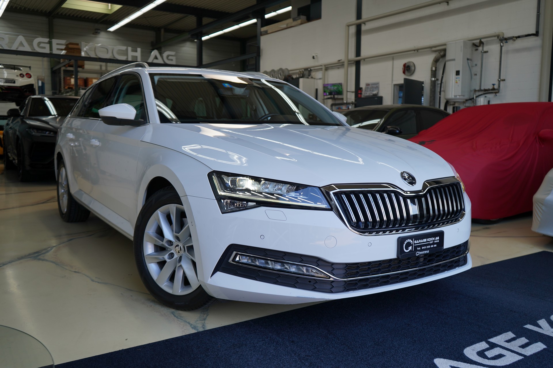 SKODA Superb Combi 2.0 TDi Style DSG-image-9