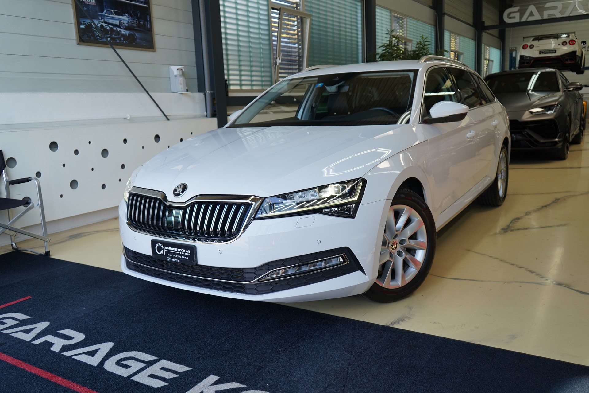 SKODA Superb Combi 2.0 TDi Style DSG-image-0