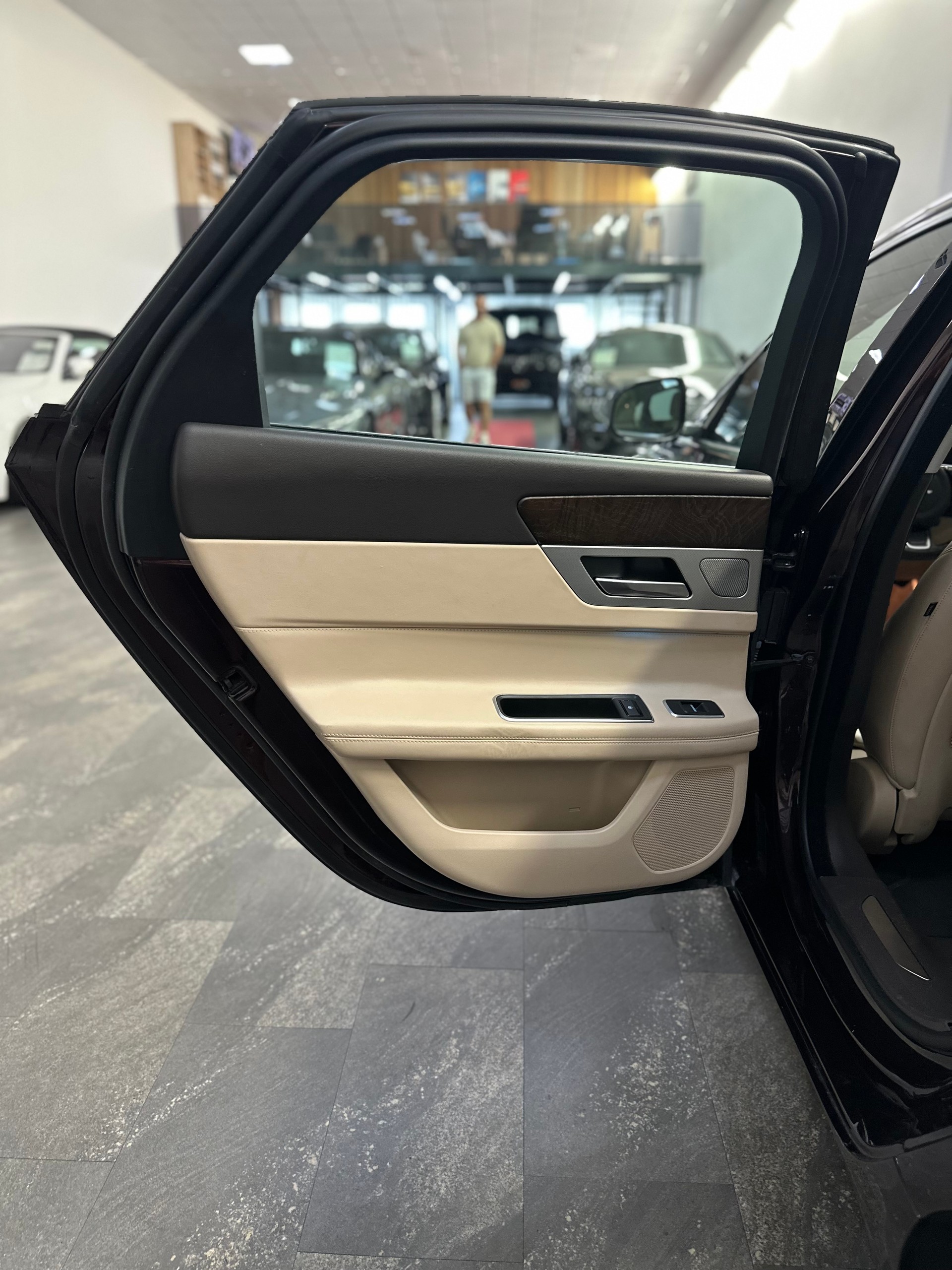 JAGUAR XF 25d Prestige AWD Automatic-image-19