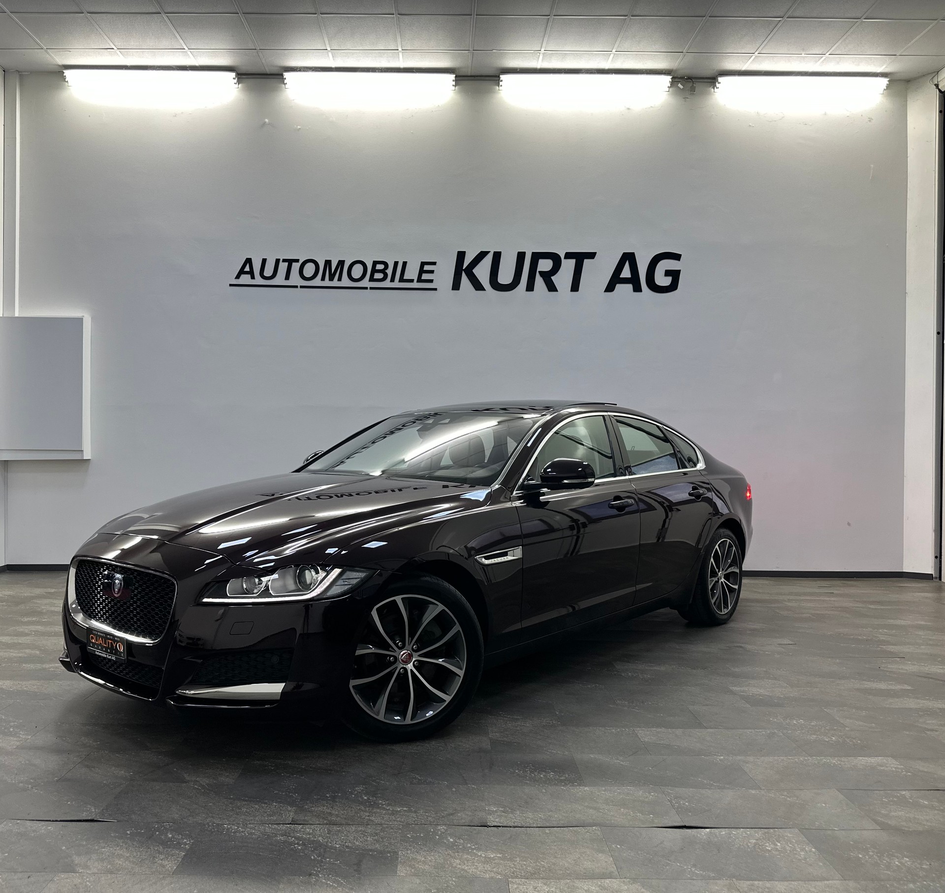 JAGUAR XF 25d Prestige AWD Automatic-image-0