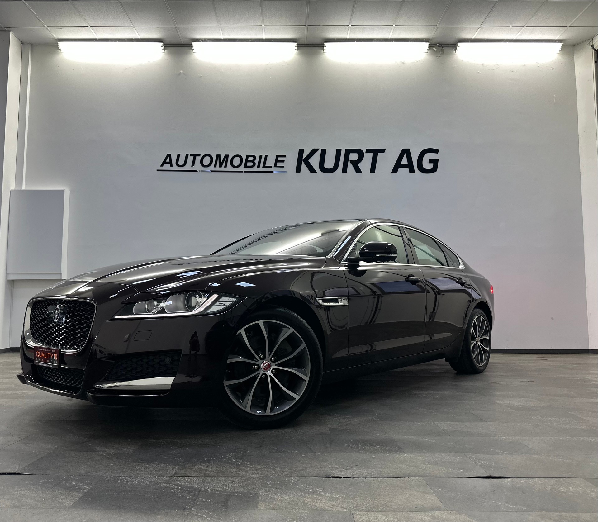 JAGUAR XF 25d Prestige AWD Automatic-image-1