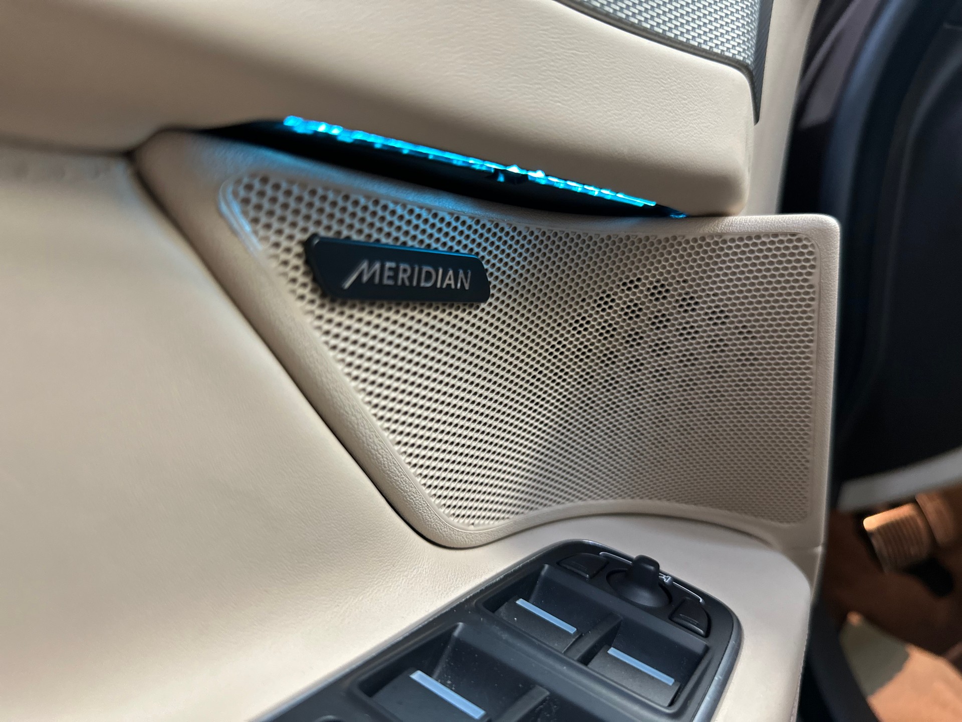 JAGUAR XF 25d Prestige AWD Automatic-image-15