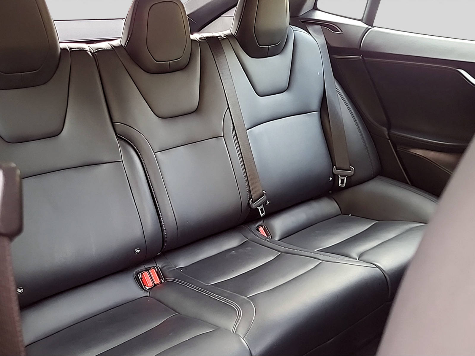 TESLA Model S Long Range-image-5