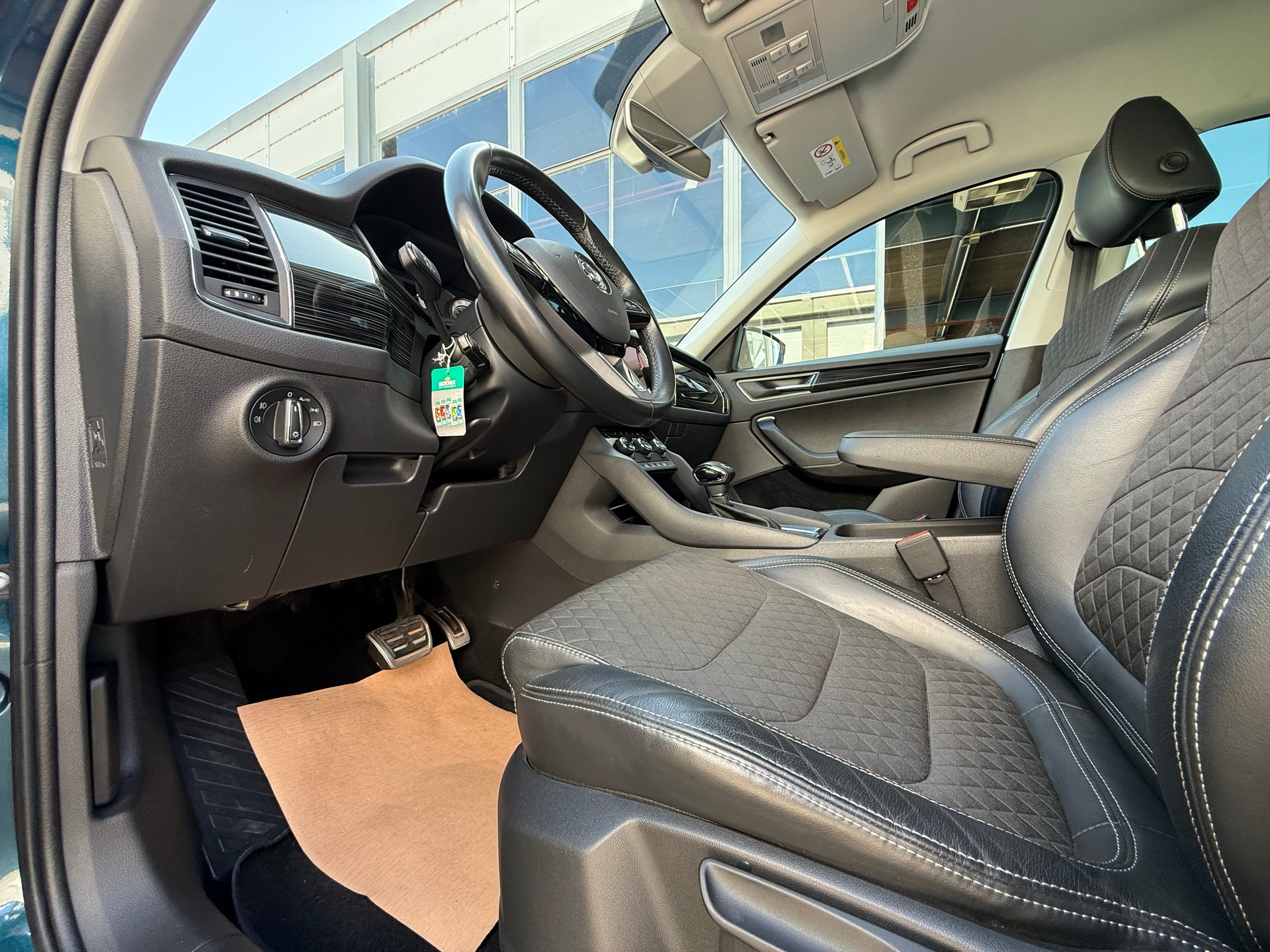 SKODA Kodiaq 2.0 TDI CR Style 4x4 DSG *Frisch ab MFK 20.August 2026 *Tempomat *Umgebung Kamera *Notbremsfunktion *Keyless Entry/Go-image-9