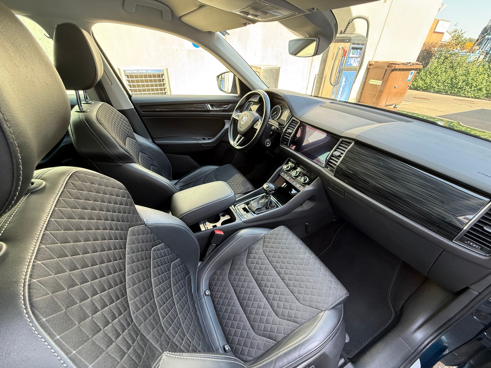 SKODA Kodiaq 2.0 TDI CR Style 4x4 DSG *Frisch ab MFK 20.August 2026 *Tempomat *Umgebung Kamera *Notbremsfunktion *Keyless Entry/Go-image-13