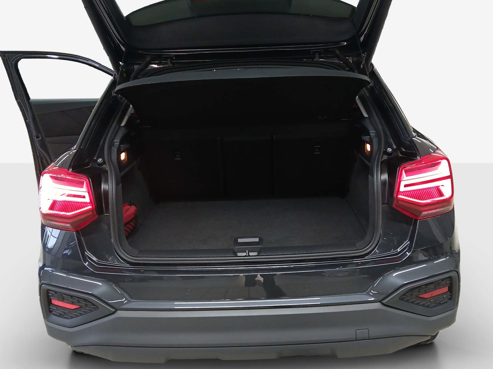 AUDI Q2 40 TFSI Attraction quattro S-tronic-image-12