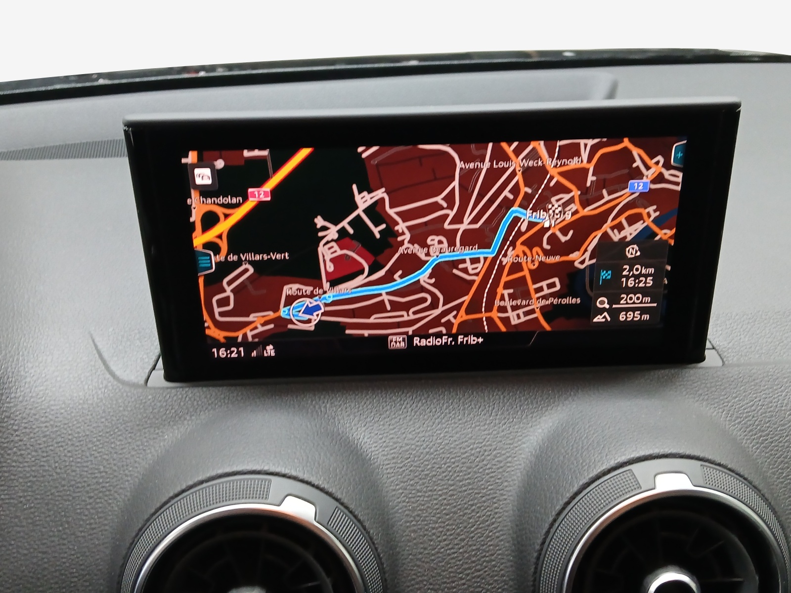 AUDI Q2 40 TFSI Attraction quattro S-tronic-image-13