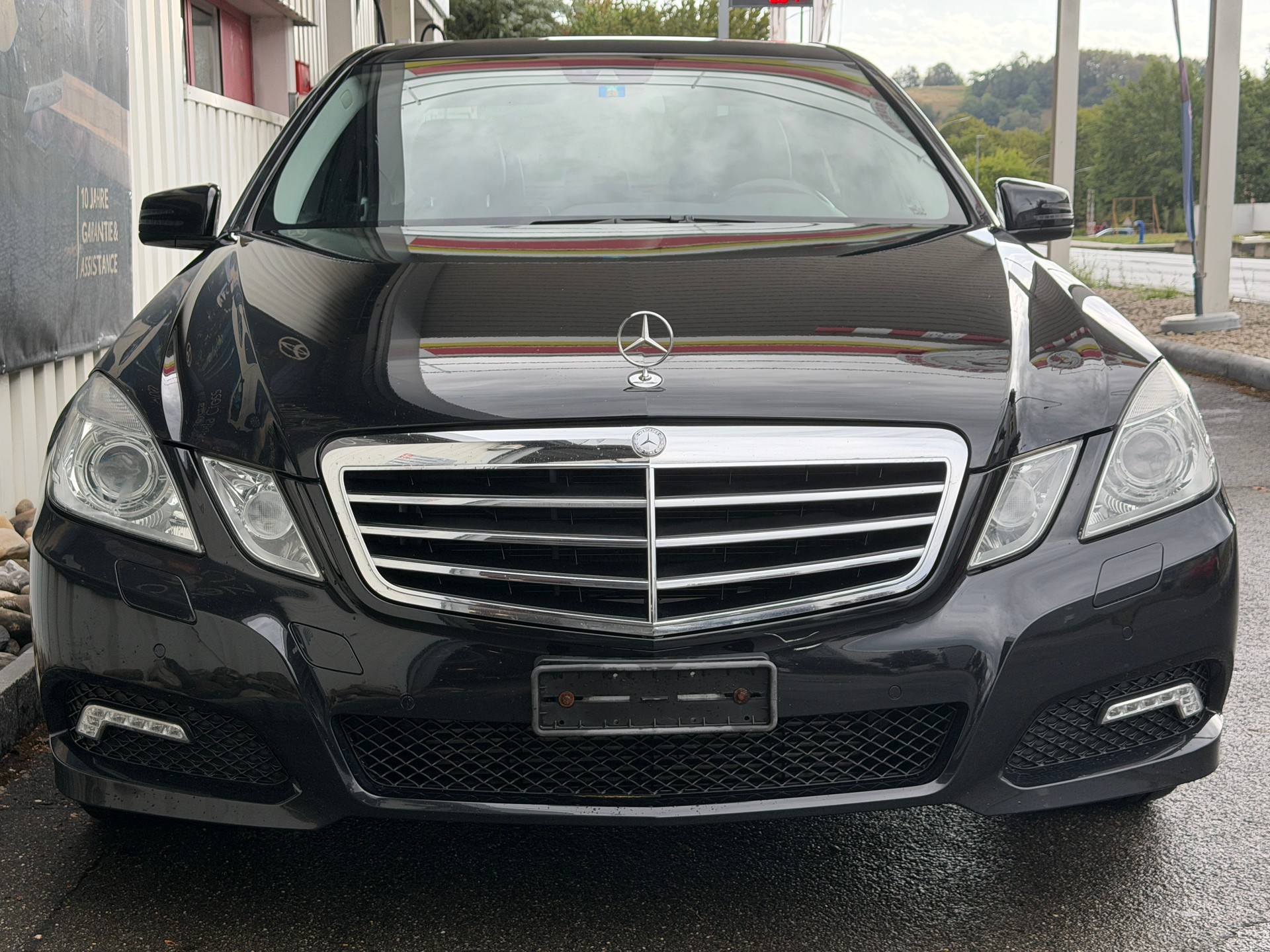 MERCEDES-BENZ E 220 CDI BlueEfficiency Avantgarde Automatic-image-3