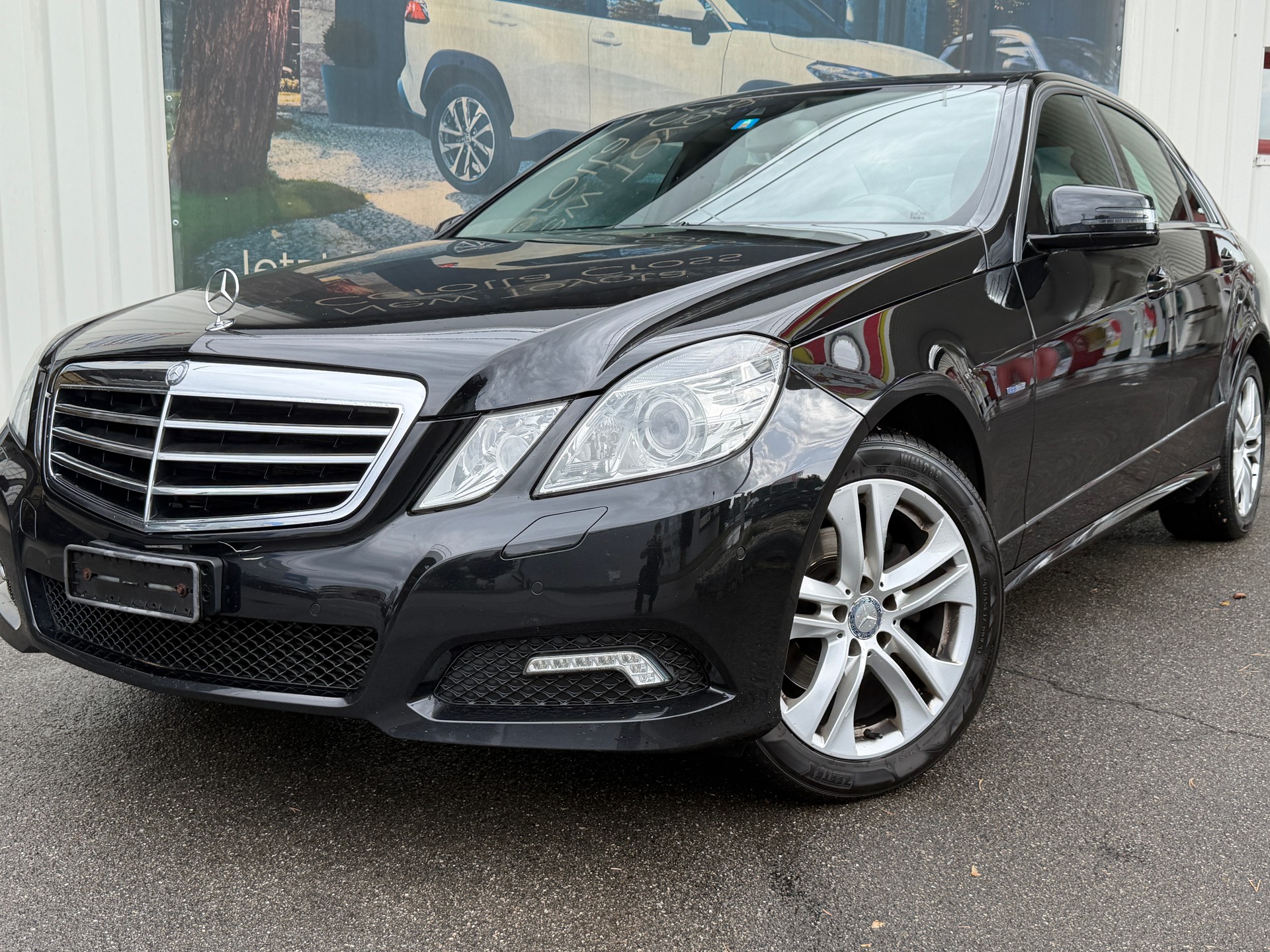 MERCEDES-BENZ E 220 CDI BlueEfficiency Avantgarde Automatic-image-0