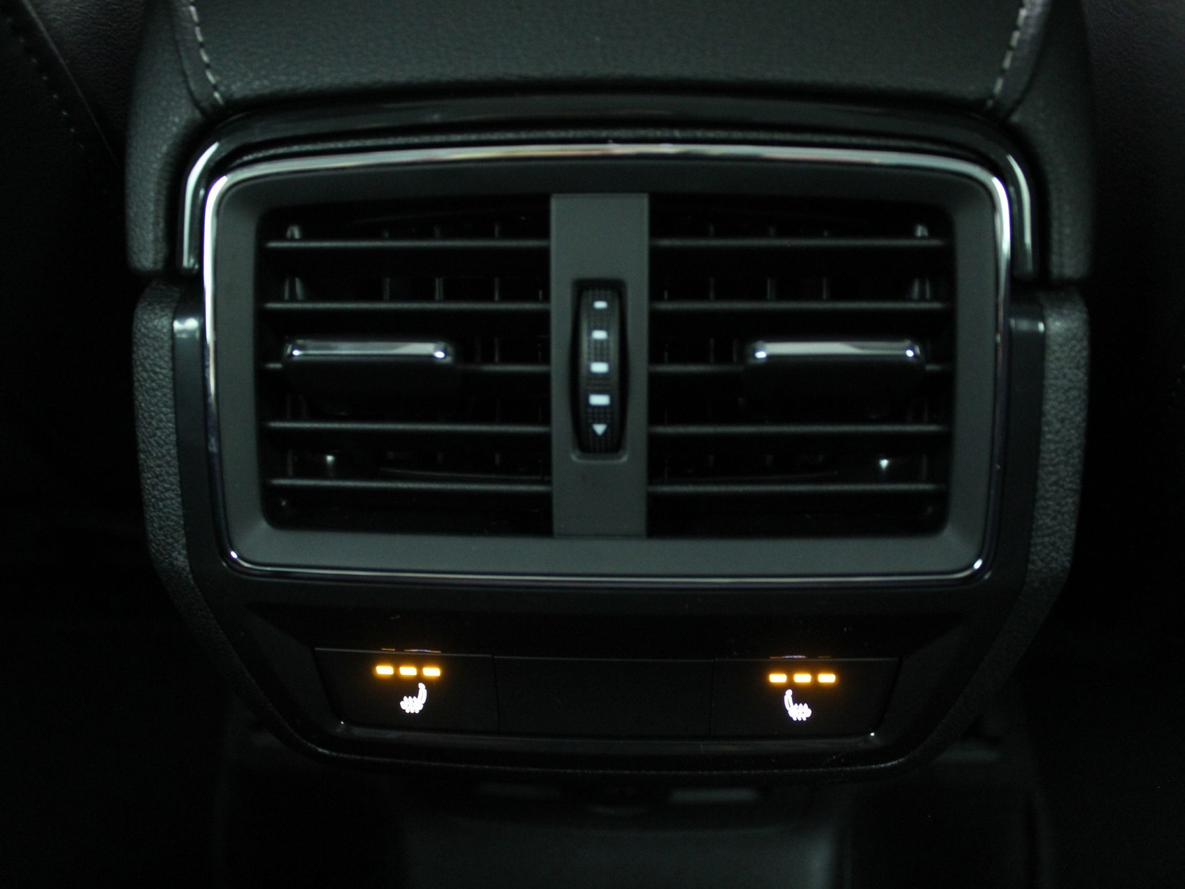 SKODA Karoq 1.5 TSI SportLine DSG-image-20