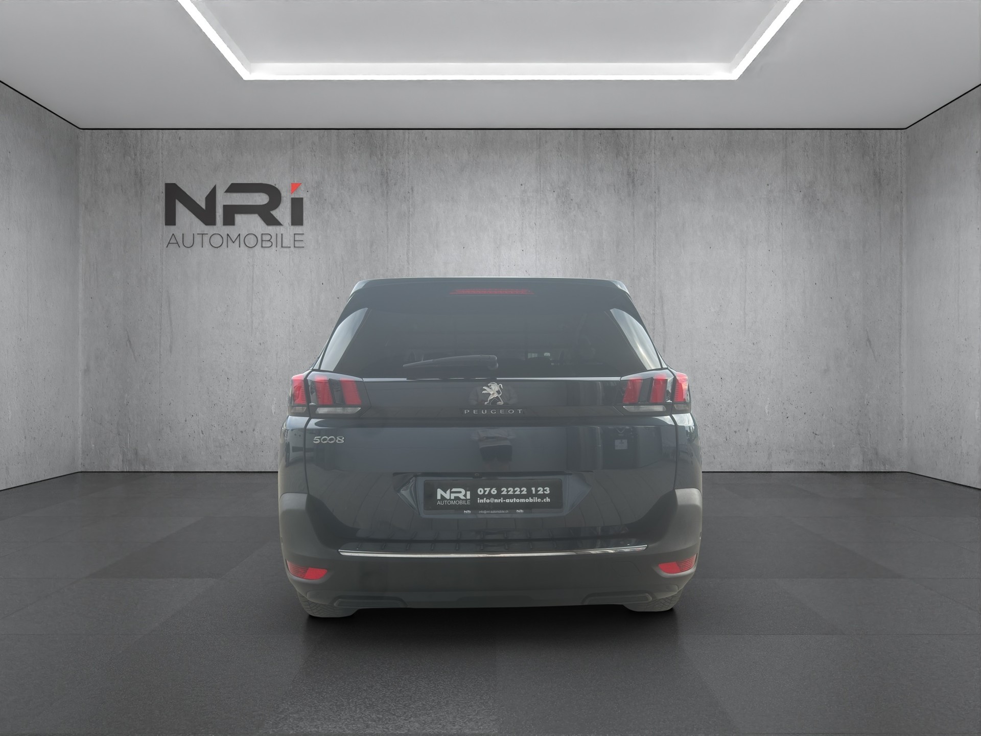 PEUGEOT 5008 1.5 BlueHDi Allure-image-4