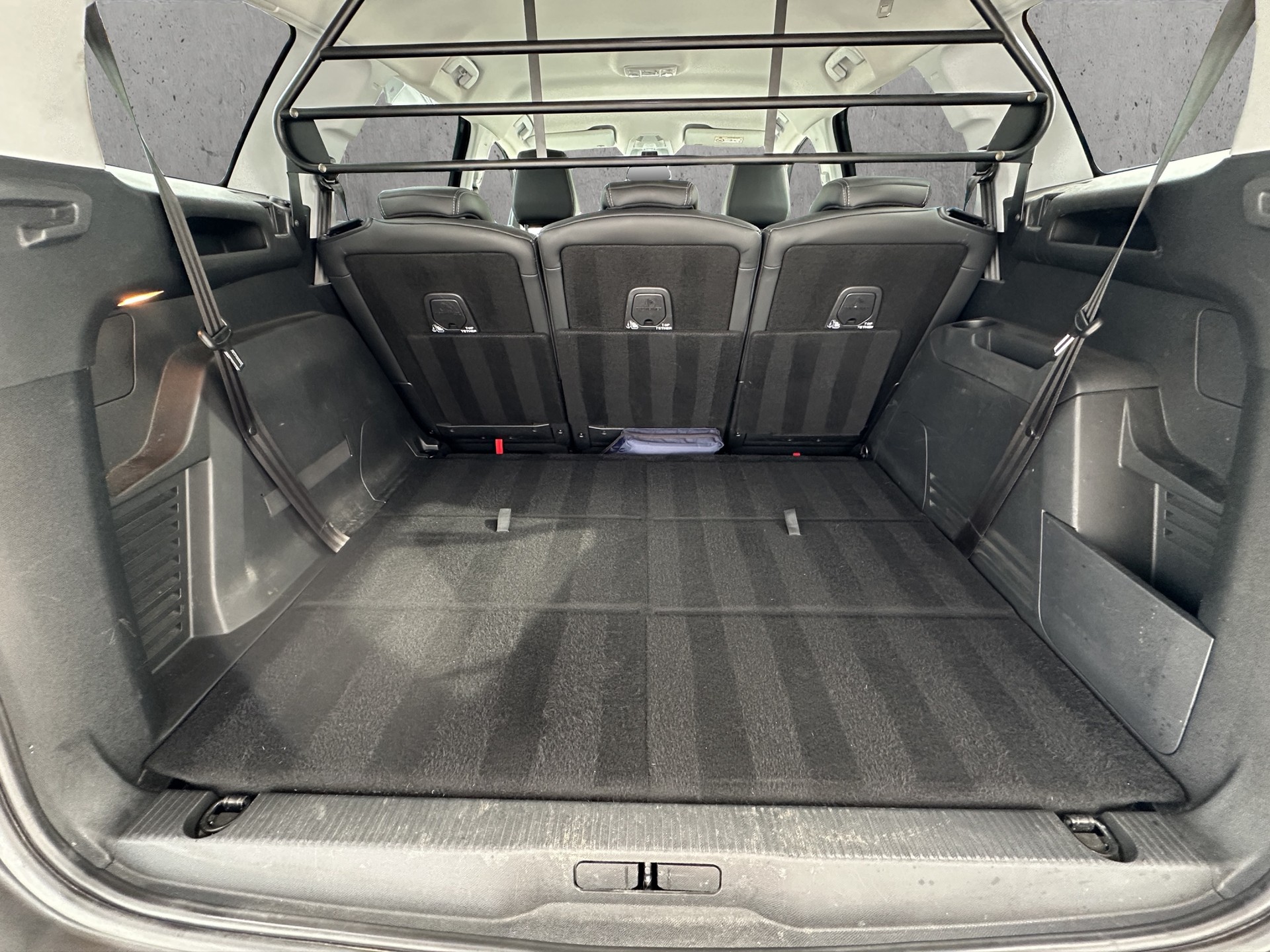 PEUGEOT 5008 1.5 BlueHDi Allure-image-14