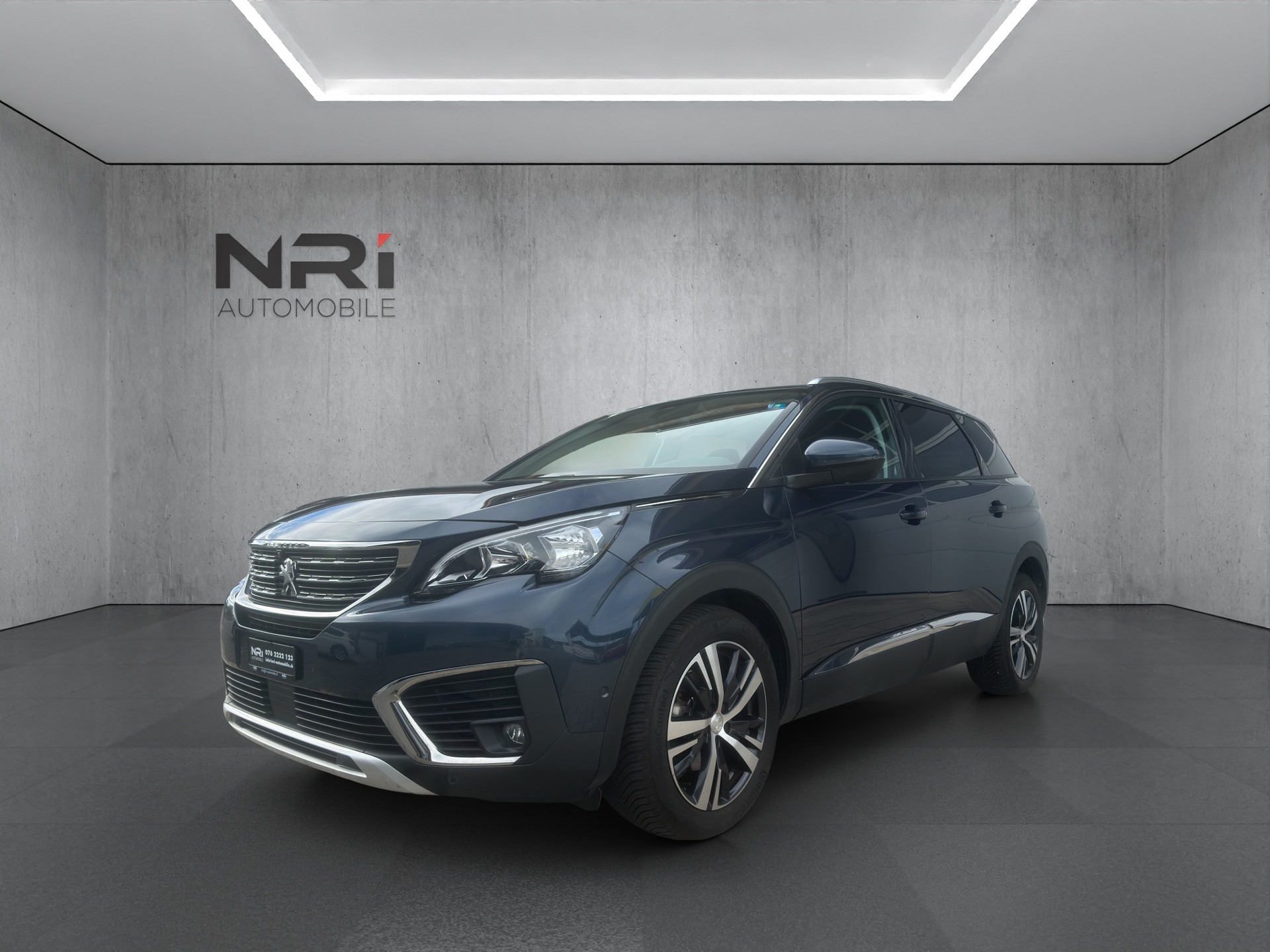PEUGEOT 5008 1.5 BlueHDi Allure-image-16