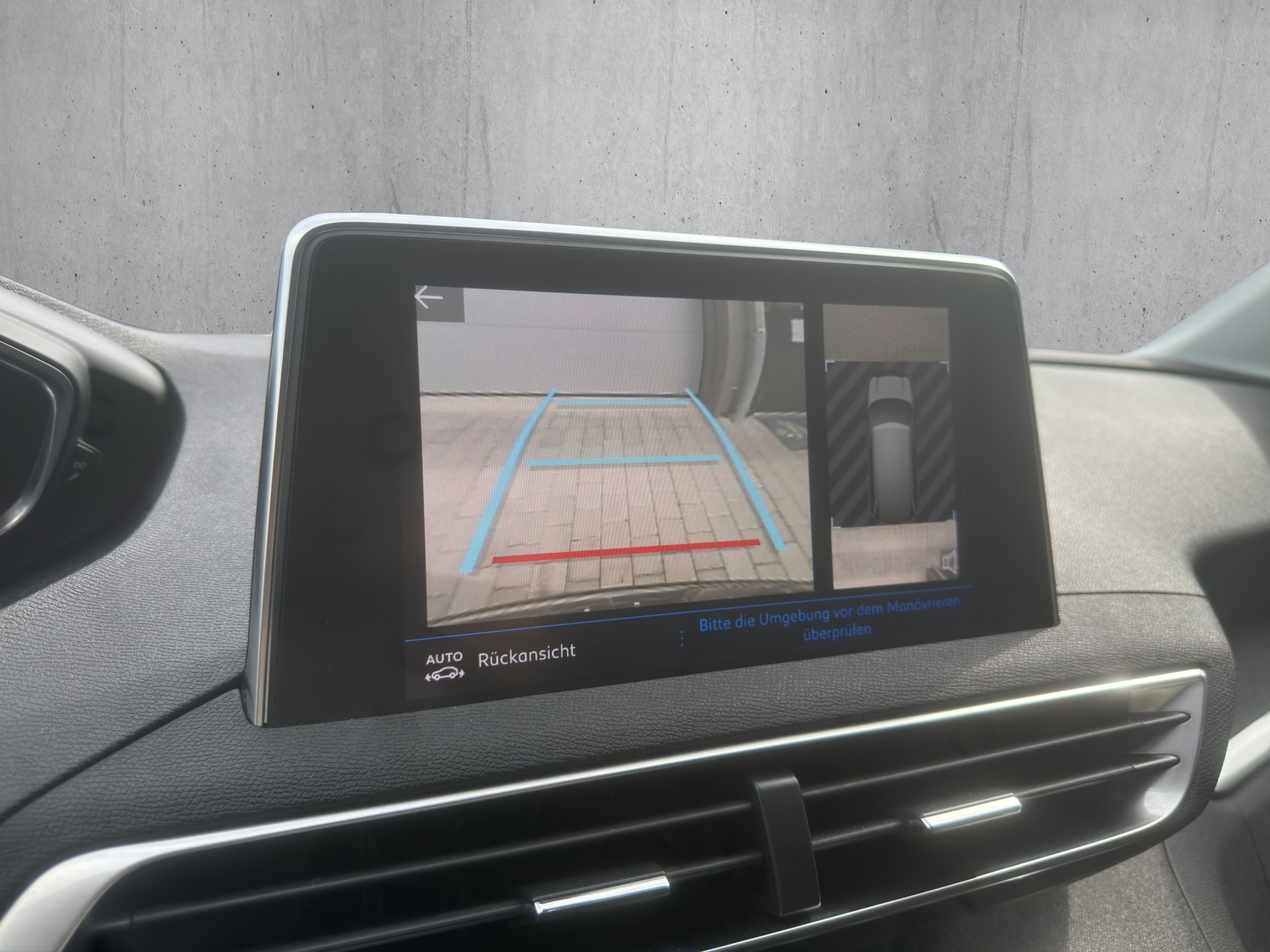 PEUGEOT 5008 1.5 BlueHDi Allure-image-13