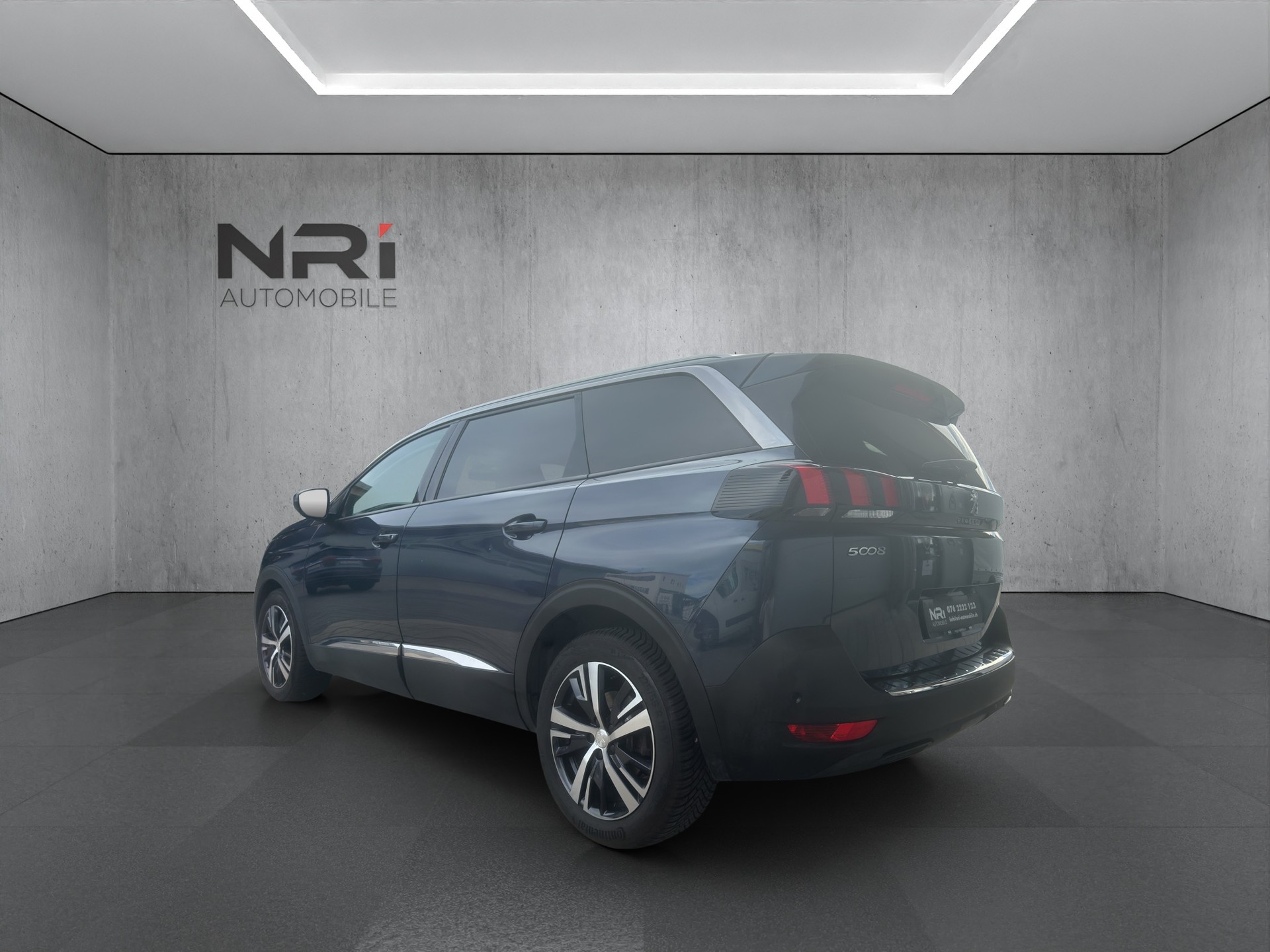 PEUGEOT 5008 1.5 BlueHDi Allure-image-5