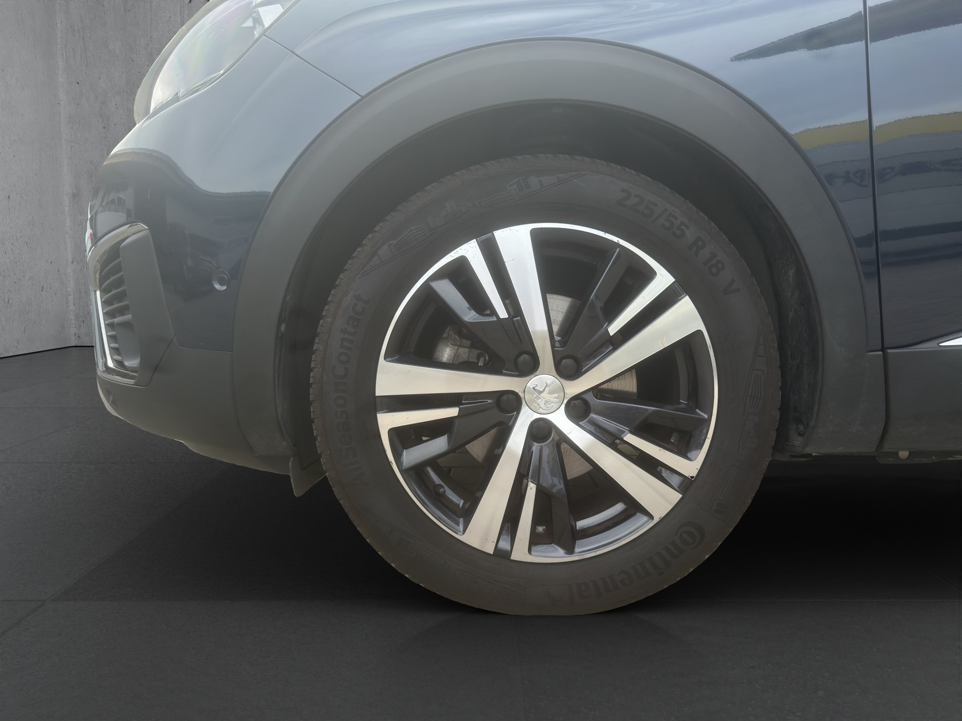 PEUGEOT 5008 1.5 BlueHDi Allure-image-7