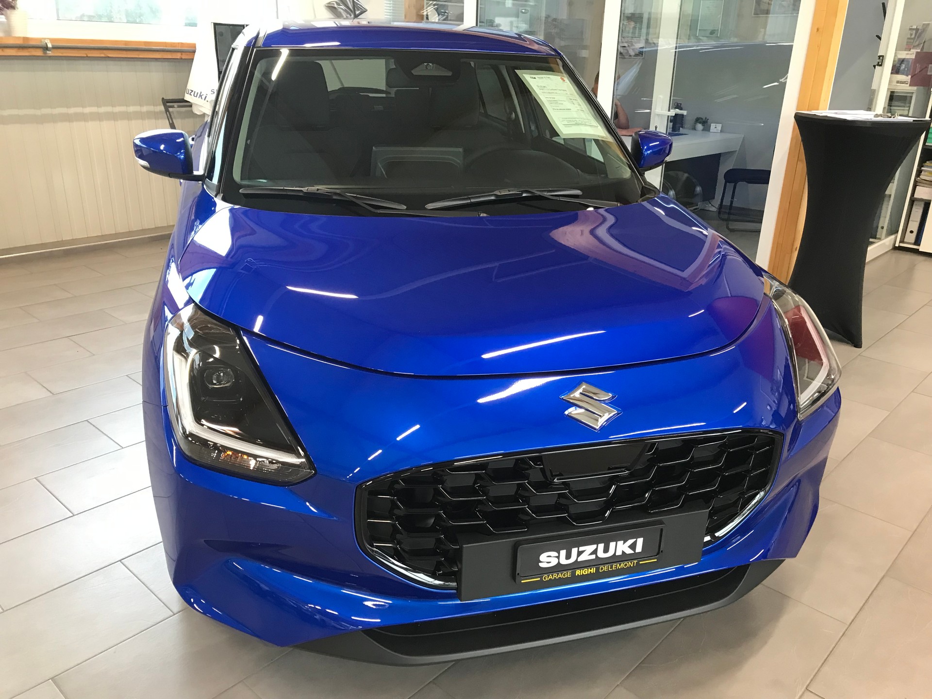 SUZUKI 1.2 Compact Top Hybrid-image-2