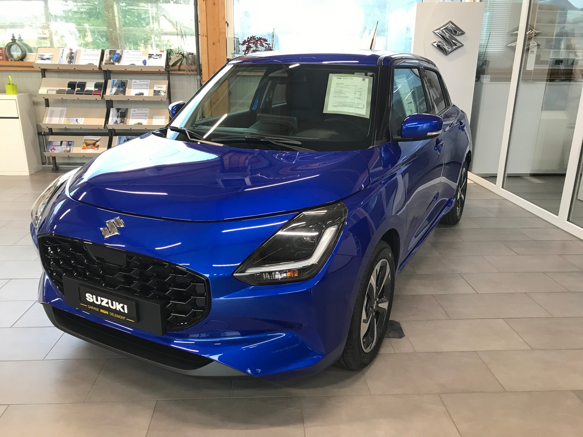SUZUKI 1.2 Compact Top Hybrid-image-0