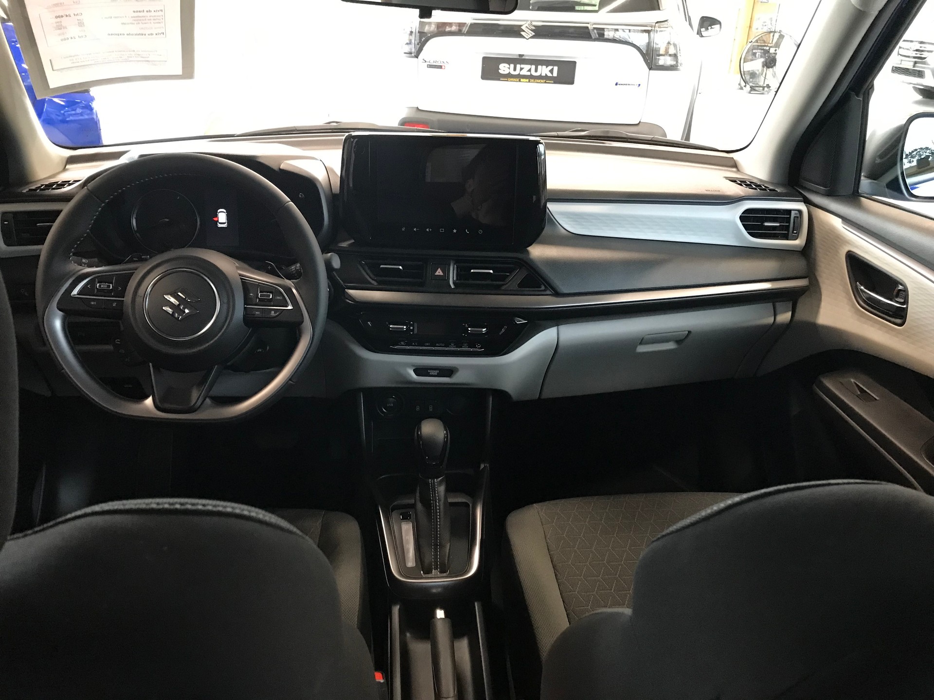 SUZUKI 1.2 Compact Top Hybrid-image-5