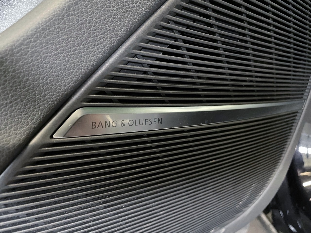 AUDI SQ8 TFSI quattro tiptronic-image-14
