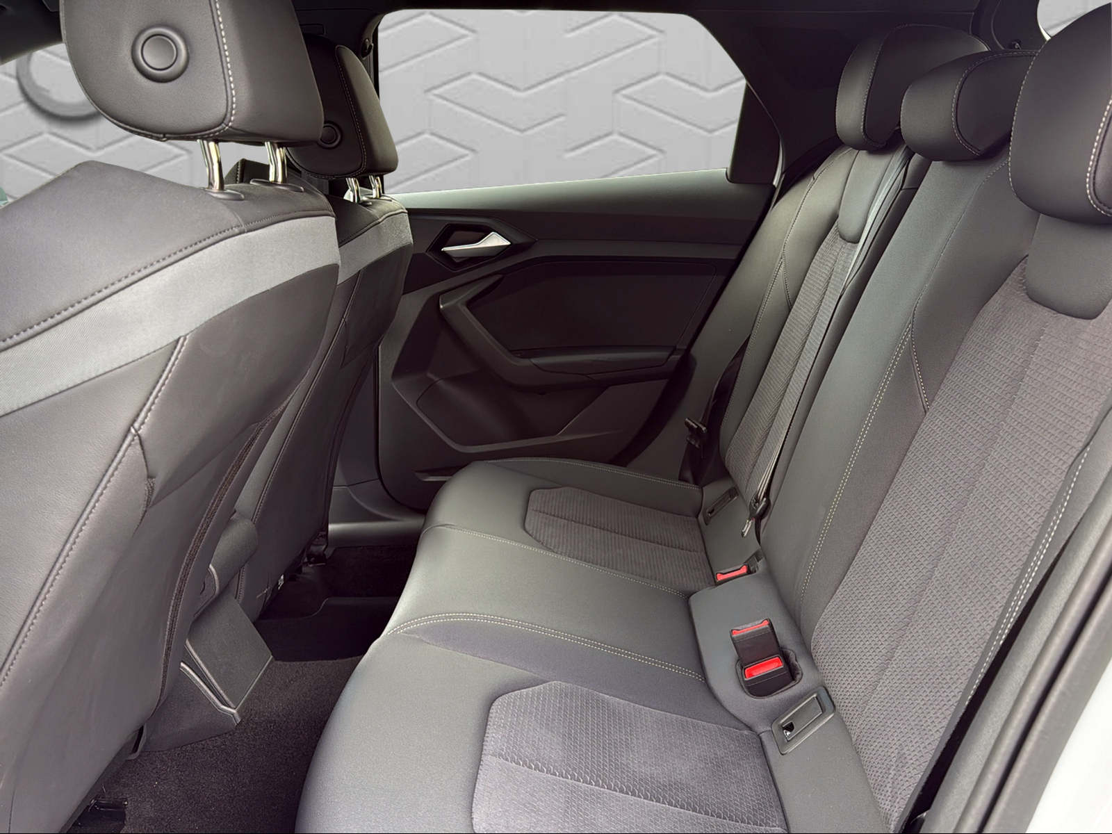 AUDI A1 allstreet 30 TFSI Attraction S-tronic-image-12