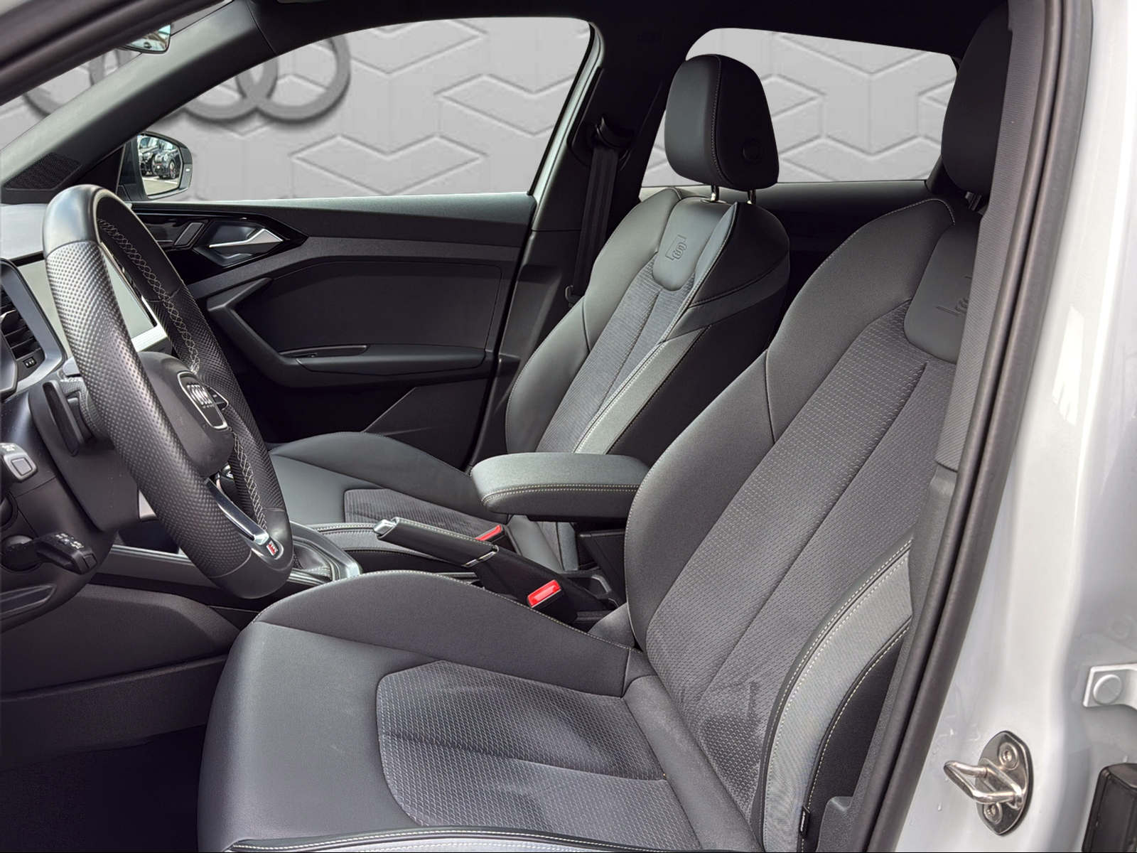 AUDI A1 allstreet 30 TFSI Attraction S-tronic-image-6