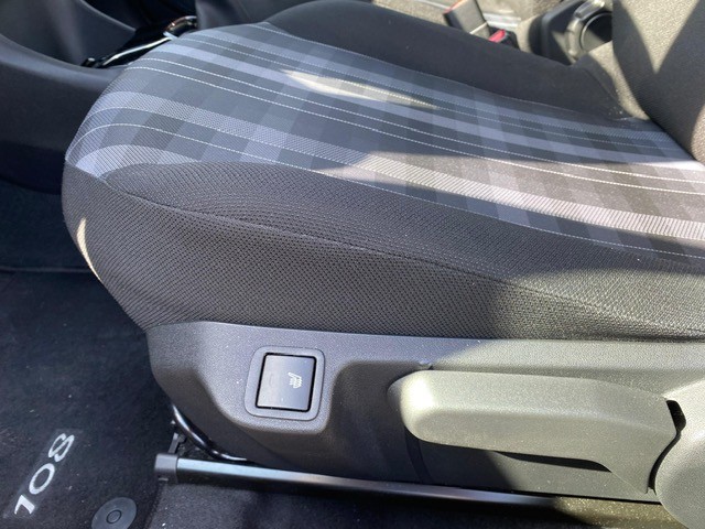 PEUGEOT 108 e-1.0 VTi Stop&Start Allure Top-image-9