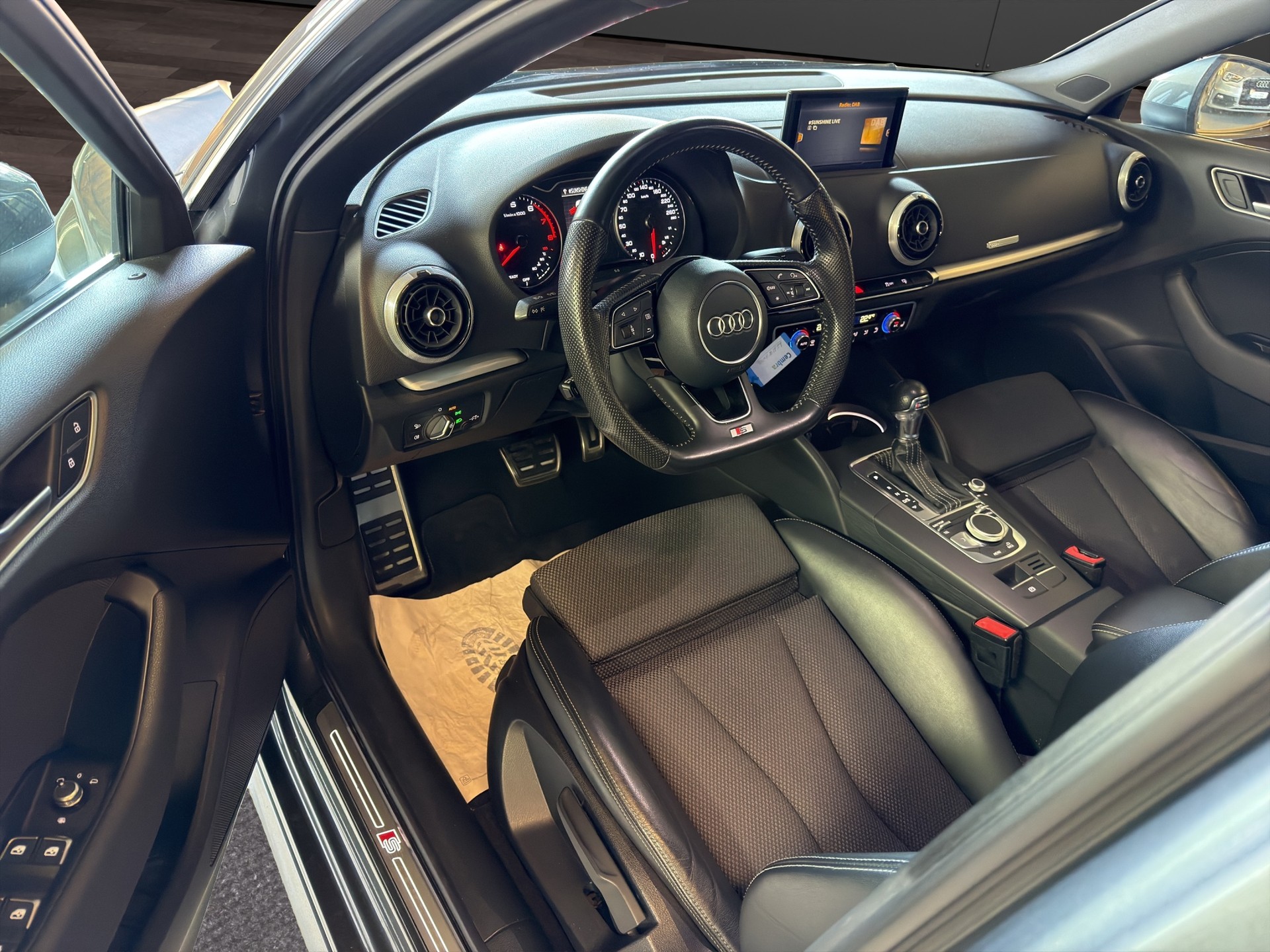 AUDI A3 Sportback 1.4 TFSI S Line S-tronic Facelift-image-9