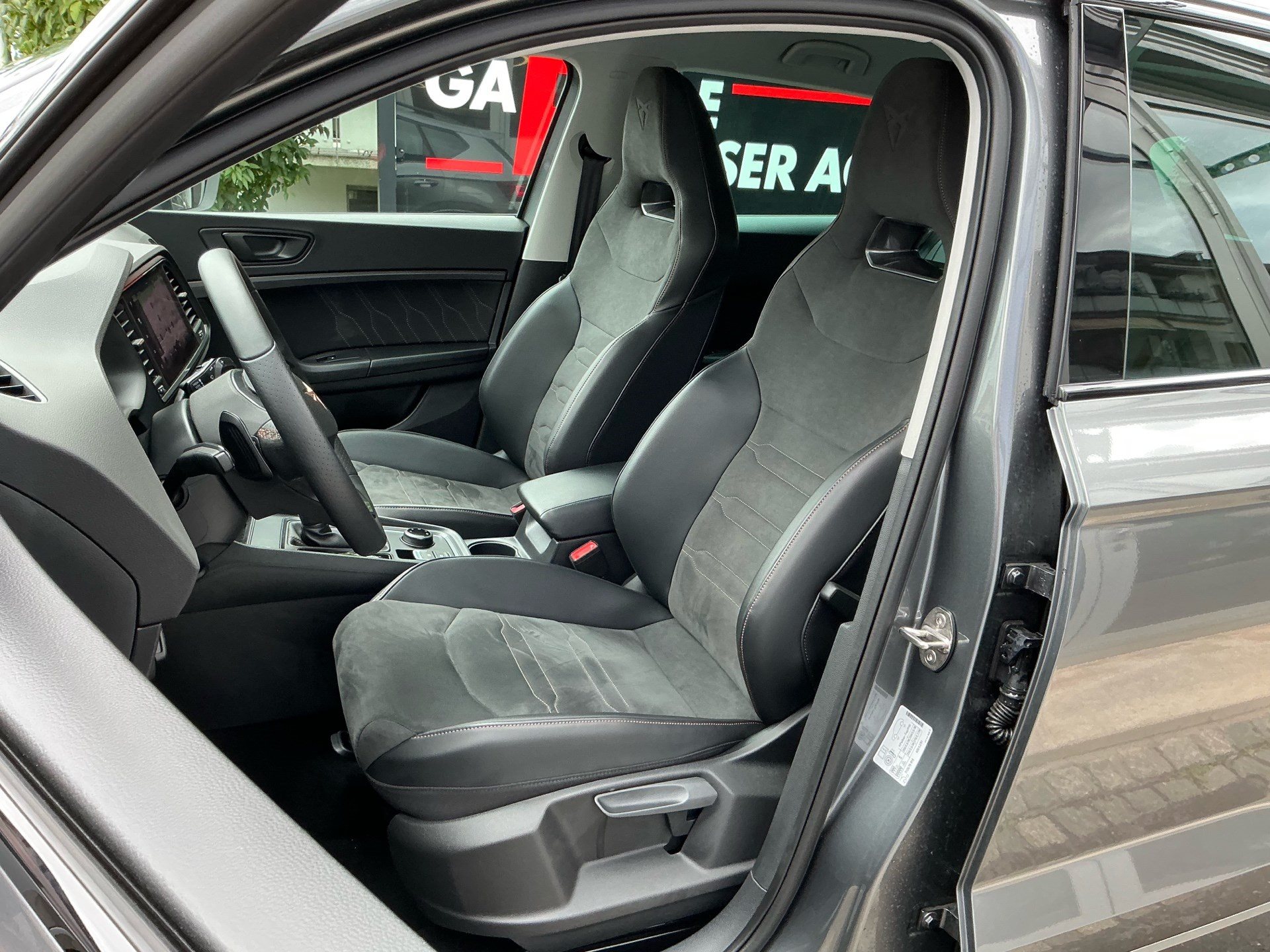 CUPRA Ateca 4Drive *** ANHÄNGERKUPPLUNG & 5 JAHRE CUPRA WERKSGARANTIE ***-image-7