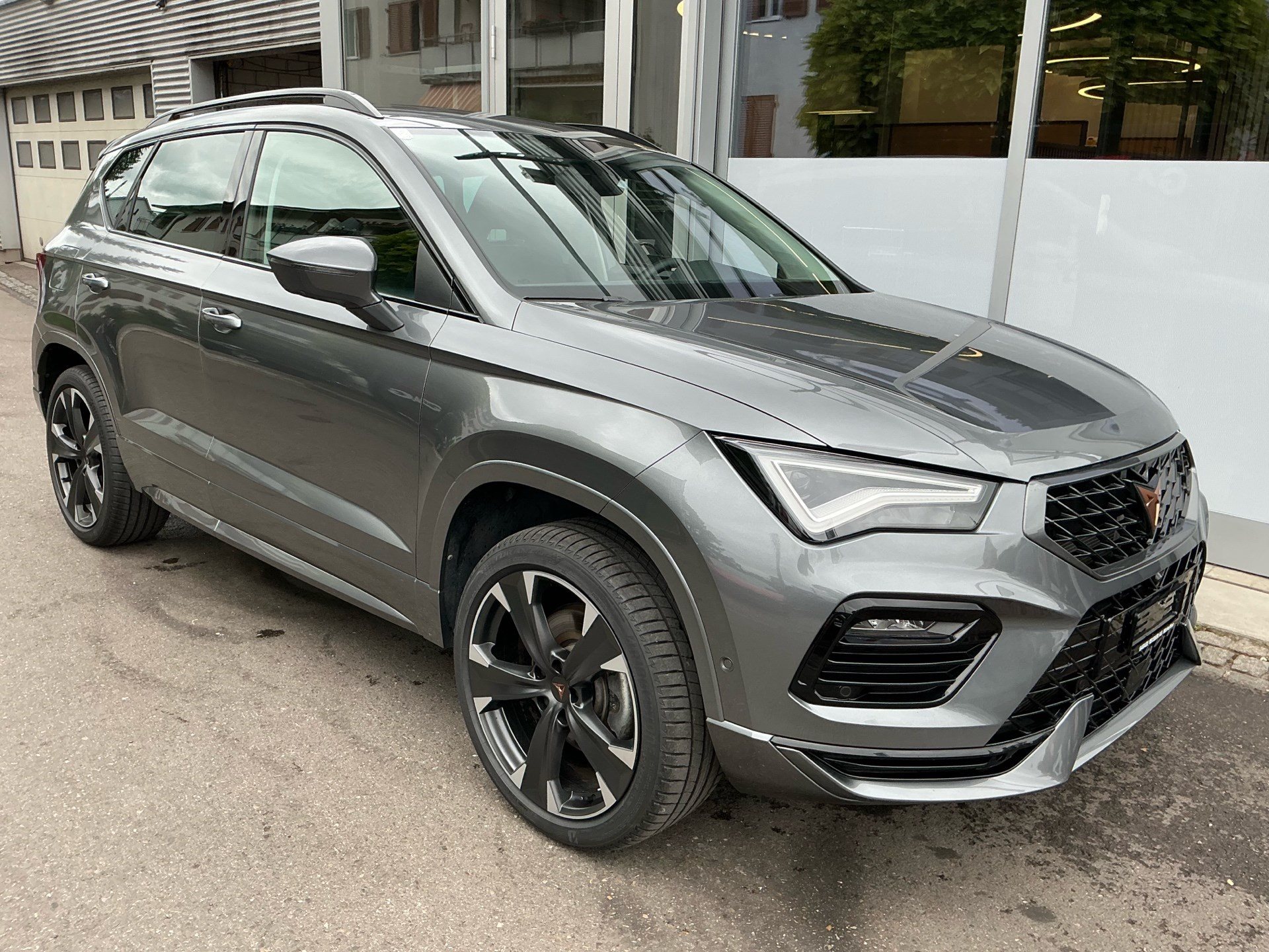 CUPRA Ateca 4Drive *** ANHÄNGERKUPPLUNG & 5 JAHRE CUPRA WERKSGARANTIE ***-image-2