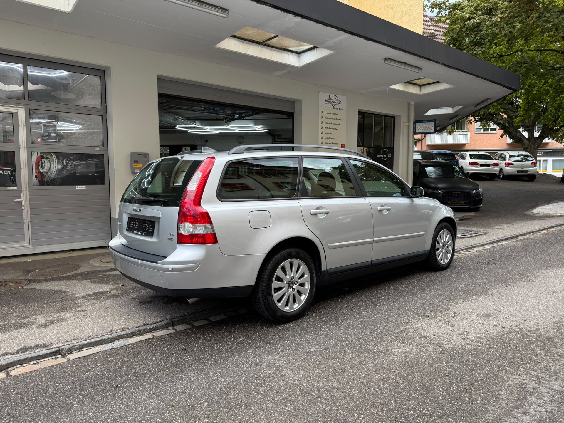 VOLVO V50 T5 AWD Summum-image-3