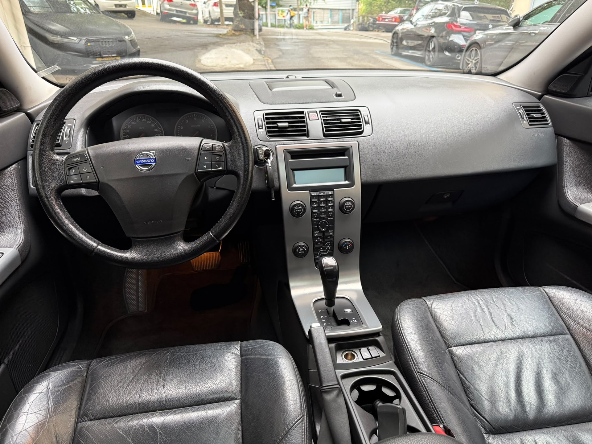 VOLVO V50 T5 AWD Summum-image-8