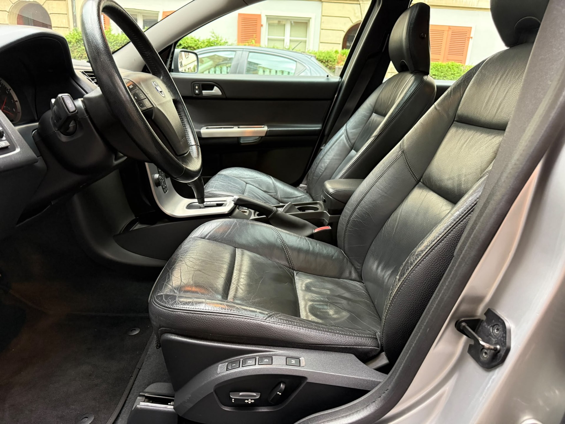 VOLVO V50 T5 AWD Summum-image-9